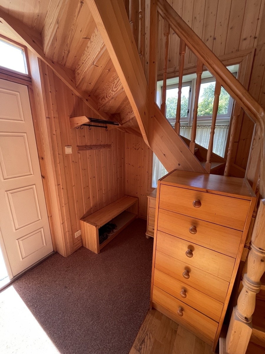 Romslig entré Galleribilde