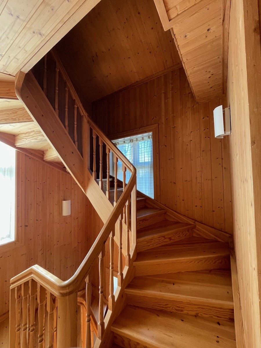 Trapp fra 2. etasje opp til det ledige rommet Galleribilde