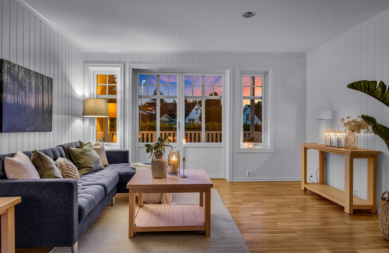 Stue med varm atmosfære, perfekt for hyggelige kvelder med familie og venner. Galleribilde