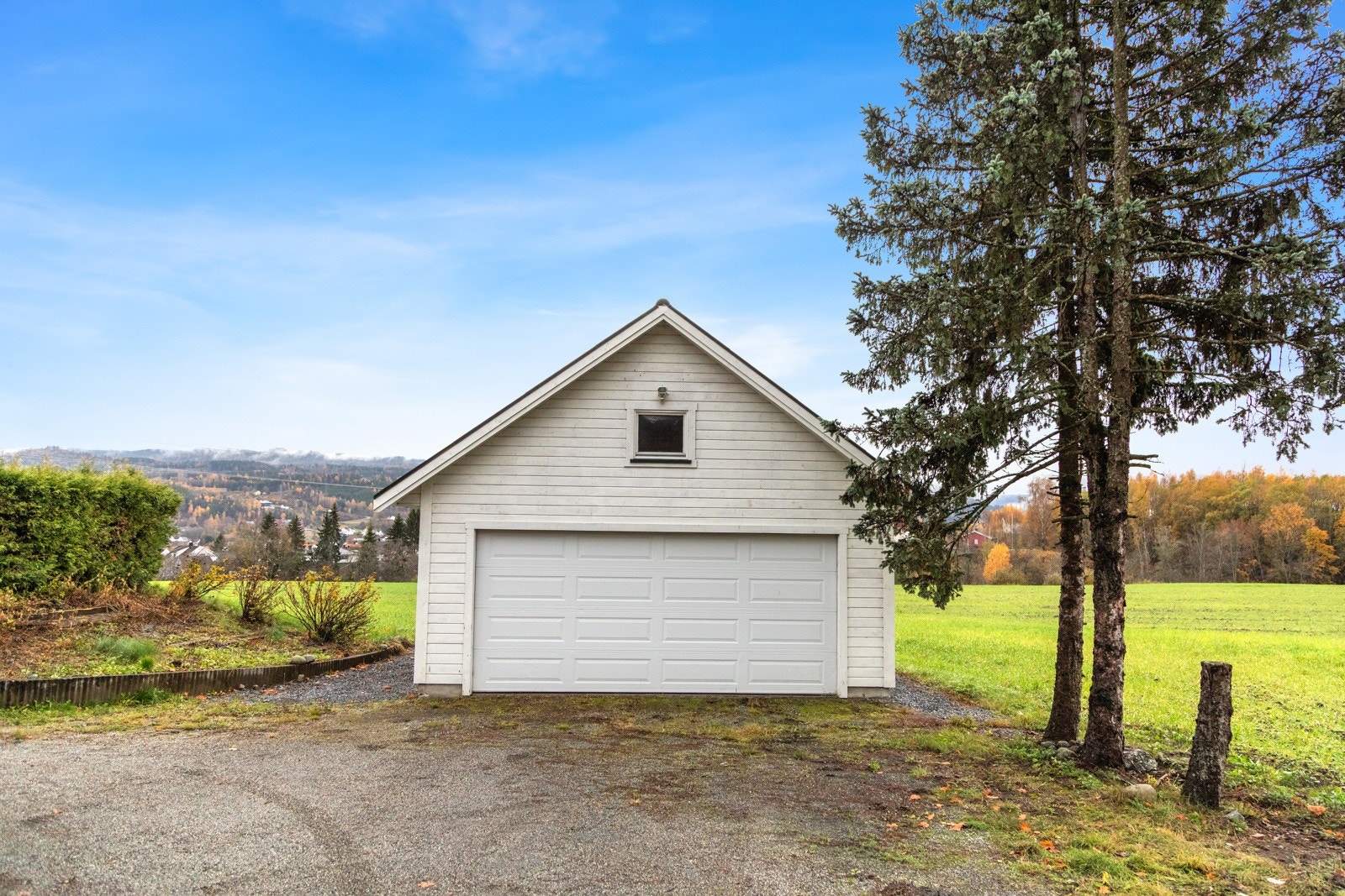 Dobbelgarasje oppført i 2016. Galleribilde