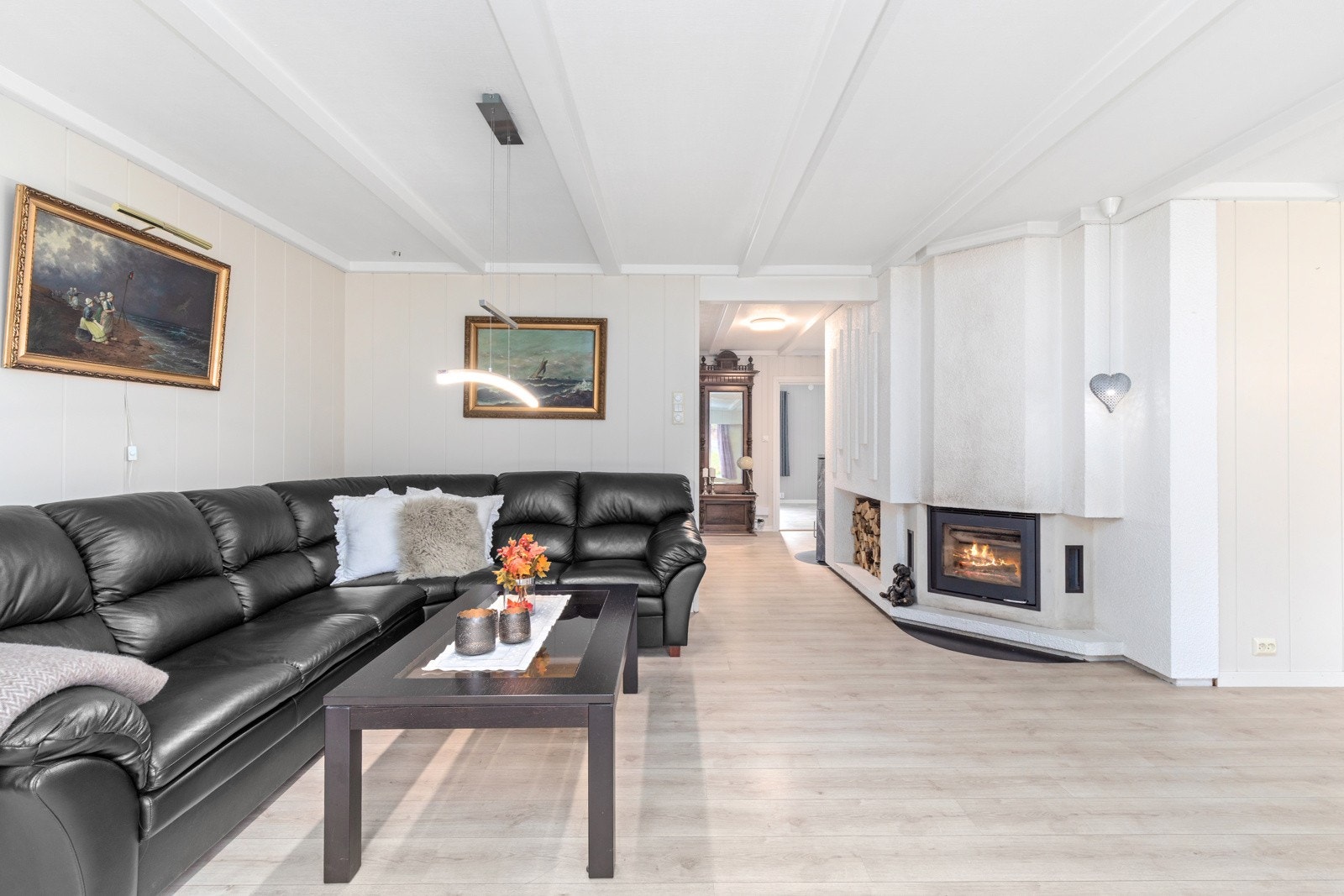 Med flere oppvarmings muligheter holder stuen er godt inneklima året rundt! Galleribilde