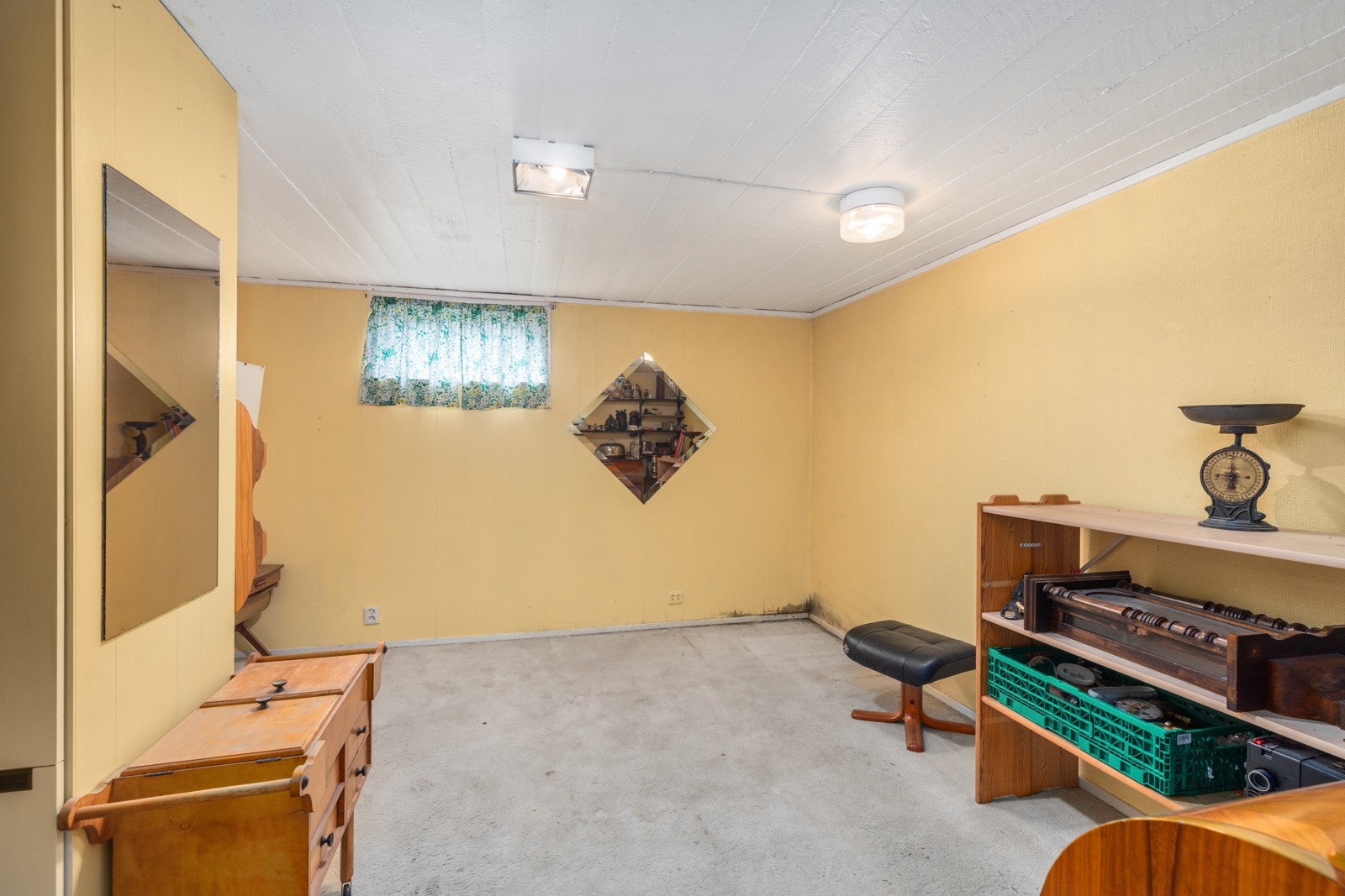 Rom i grovkjeller som tidligere er benyttet som soverom. Galleribilde