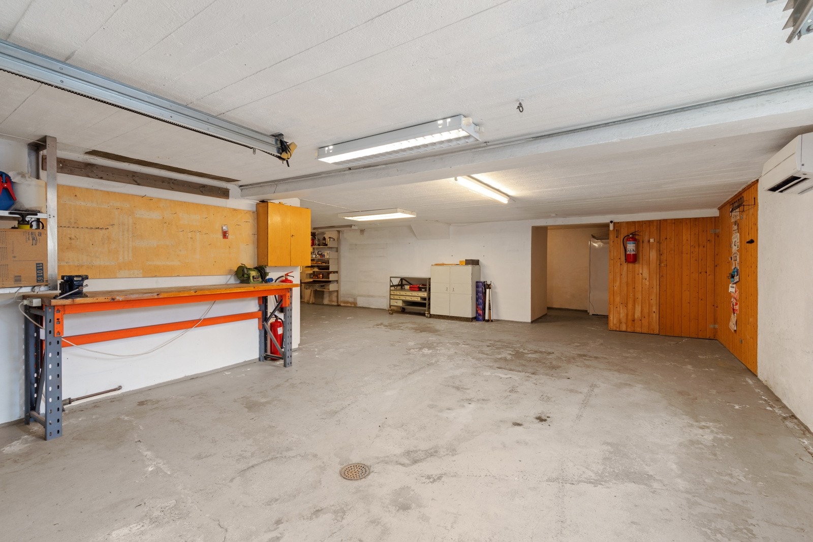 Grovkjeller som byr på god plass til oppbevaring av både bil og andre ting. Galleribilde