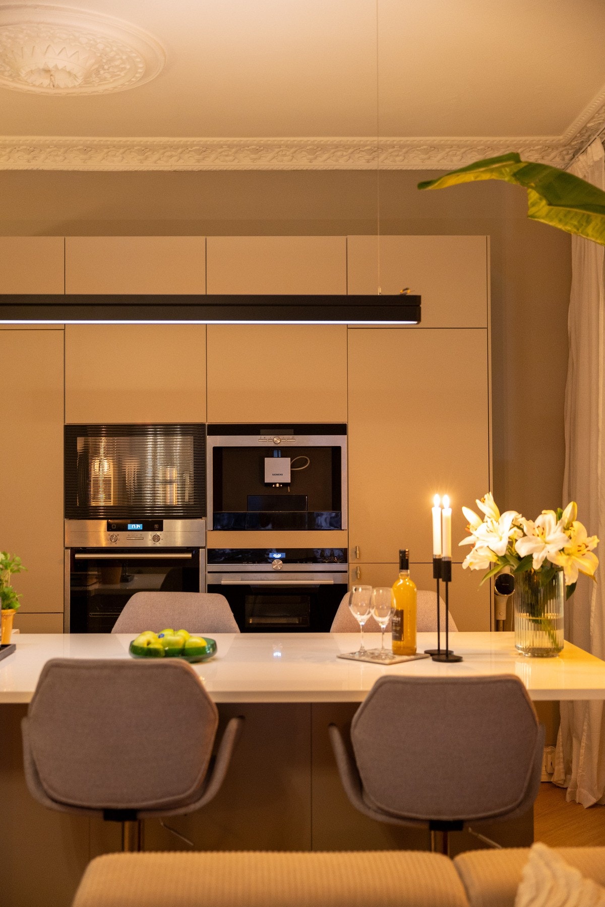 Hele leiligheten har smartbelysning med dimming Galleribilde