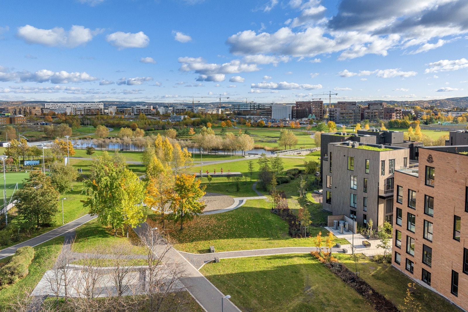 Borettslagets nærmeste nabo er Nansenparken Galleribilde