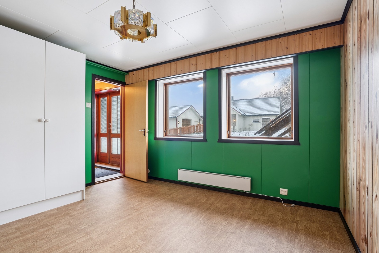 Tidligere strykerom iht. byggetegninger som er blitt innredet som soverom (ikke søkt om bruksendring). Galleribilde