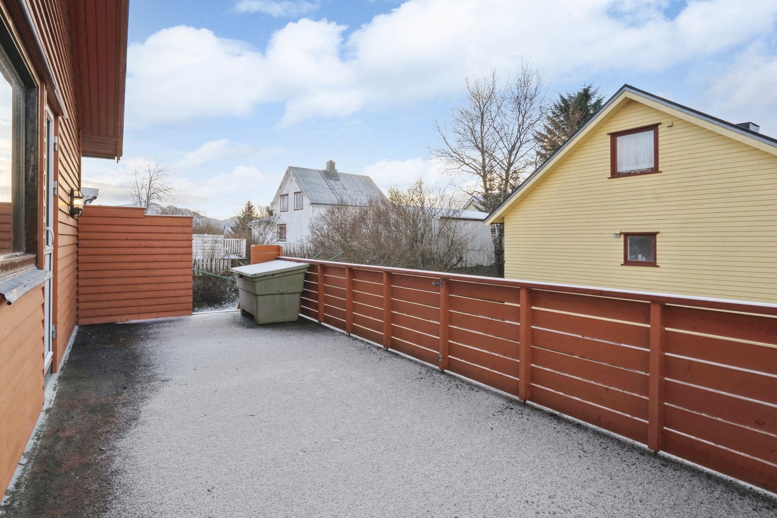 Den sentrale beliggenheten gjør det enkelt i hverdagen både for å komme seg på skolen og arbeid, men også til forskjellige aktiviteter på fritiden. Galleribilde