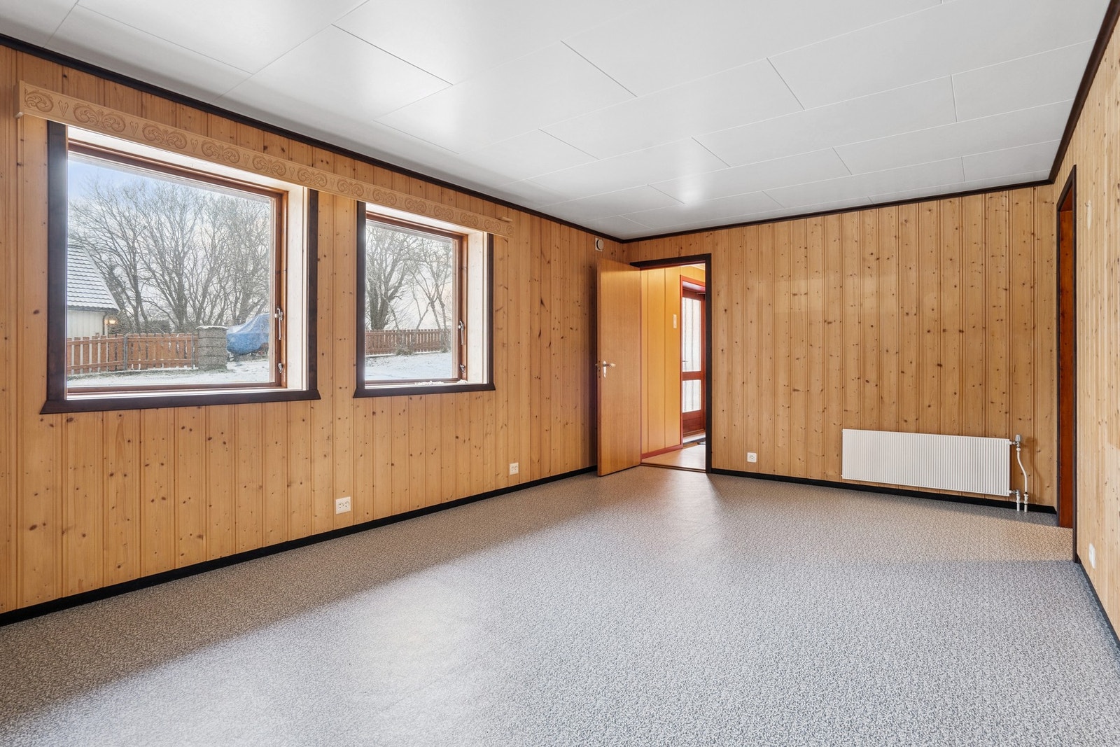 Tidligere hobbyrom som er innredet som kjellerstue (ikke søkt om bruksendring). Galleribilde