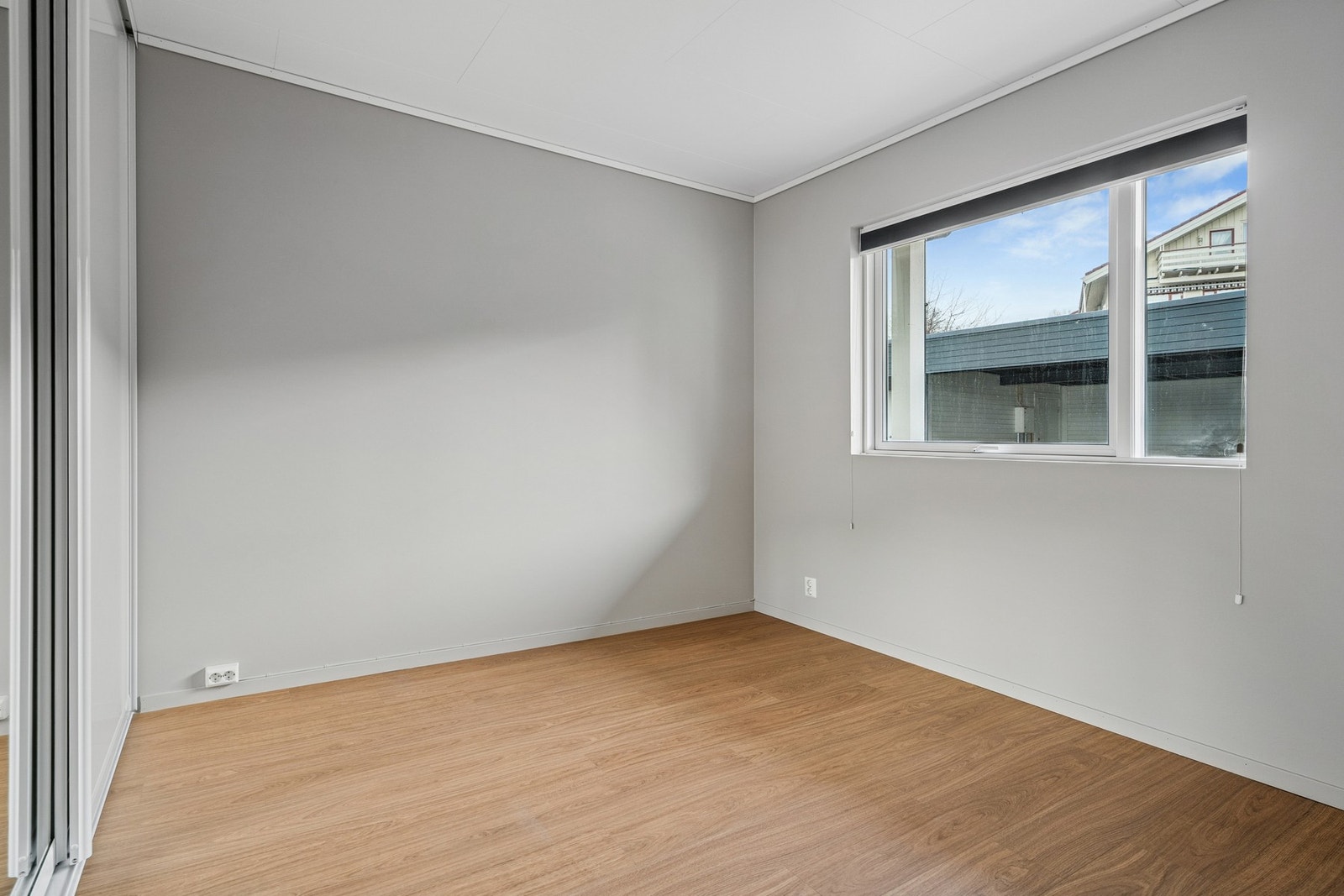 Hovedsoverommet har vindu mot inngangspartiet. Galleribilde