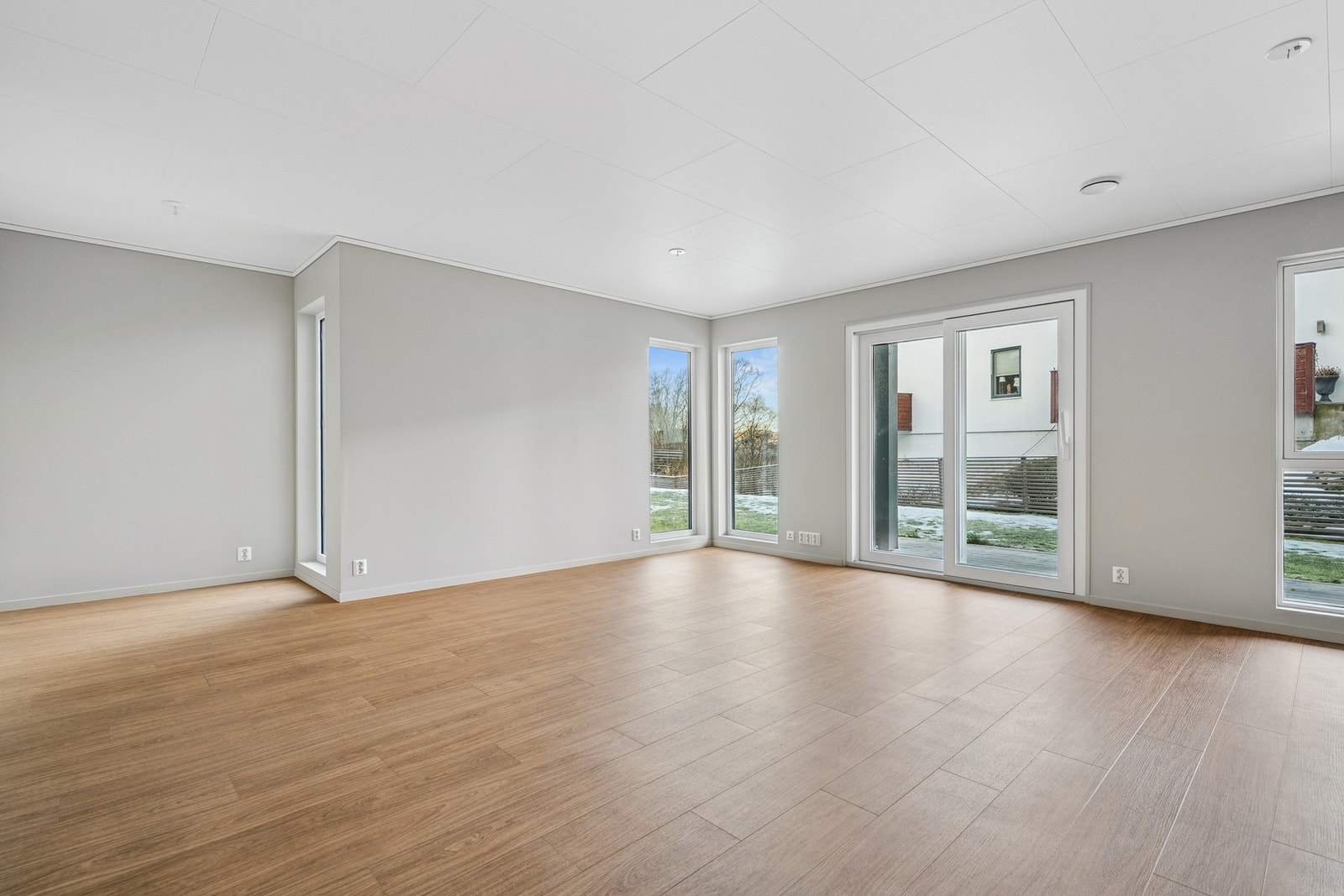 Her har du en flott vedlikeholdt leilighet som du kan flytte rett inn i! Galleribilde