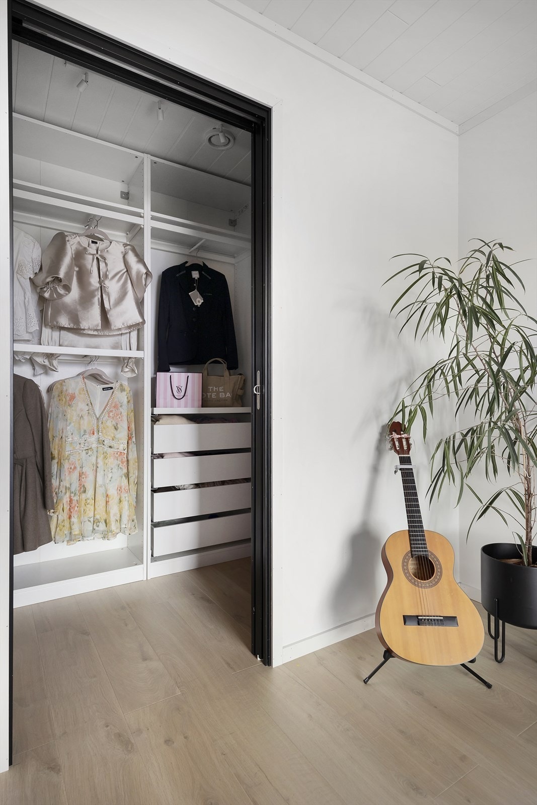 Walk-in garderobe Galleribilde