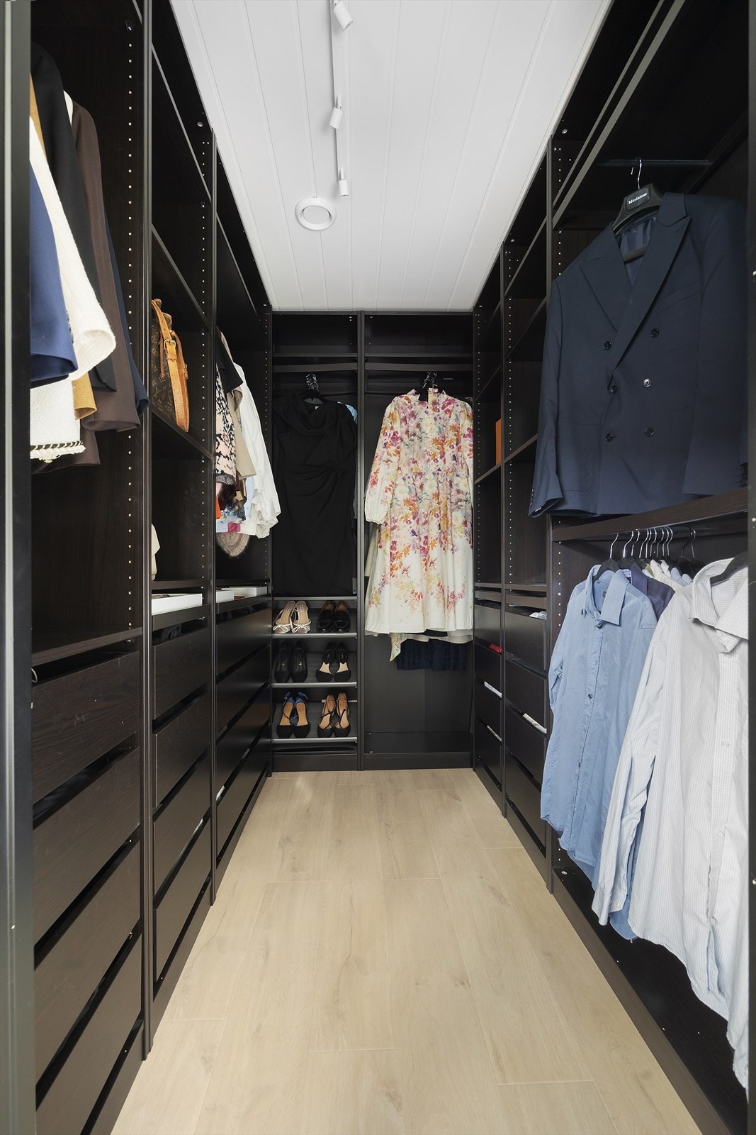 Walk in-garderobe Galleribilde