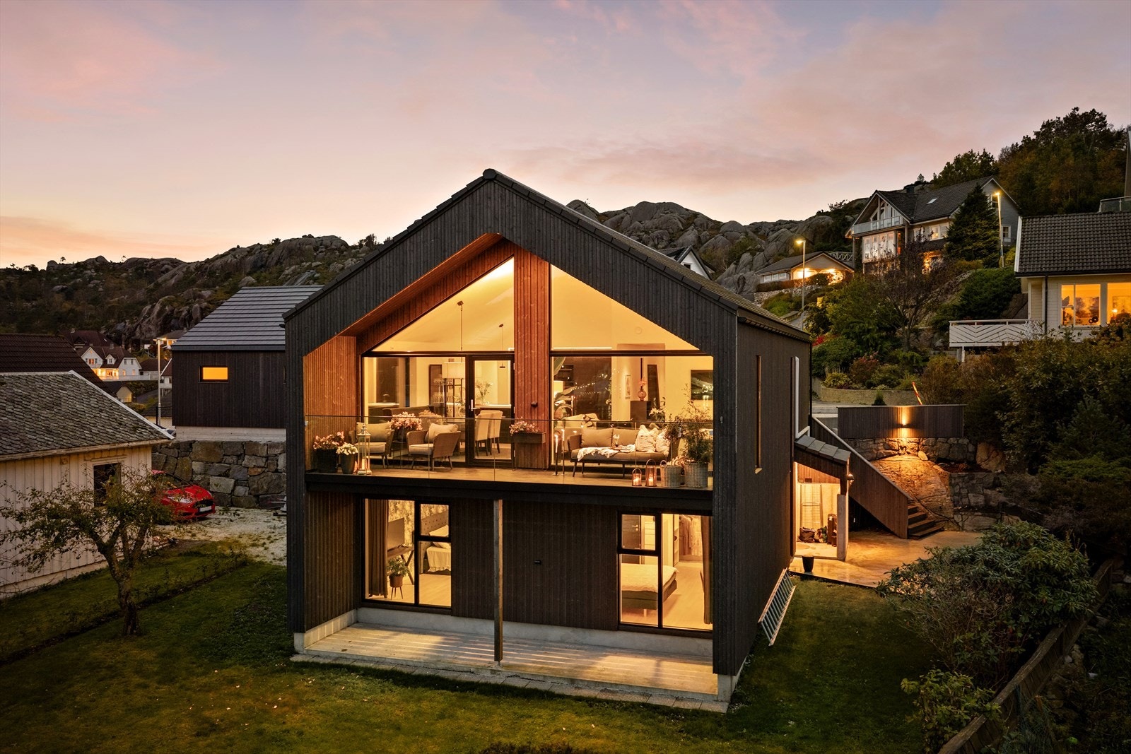 Velkommen til visning i smakfull flott bolig som passer for mennesker i alle aldrer! Foto: Diakrit v/Arne Ove Østebrøt Galleribilde