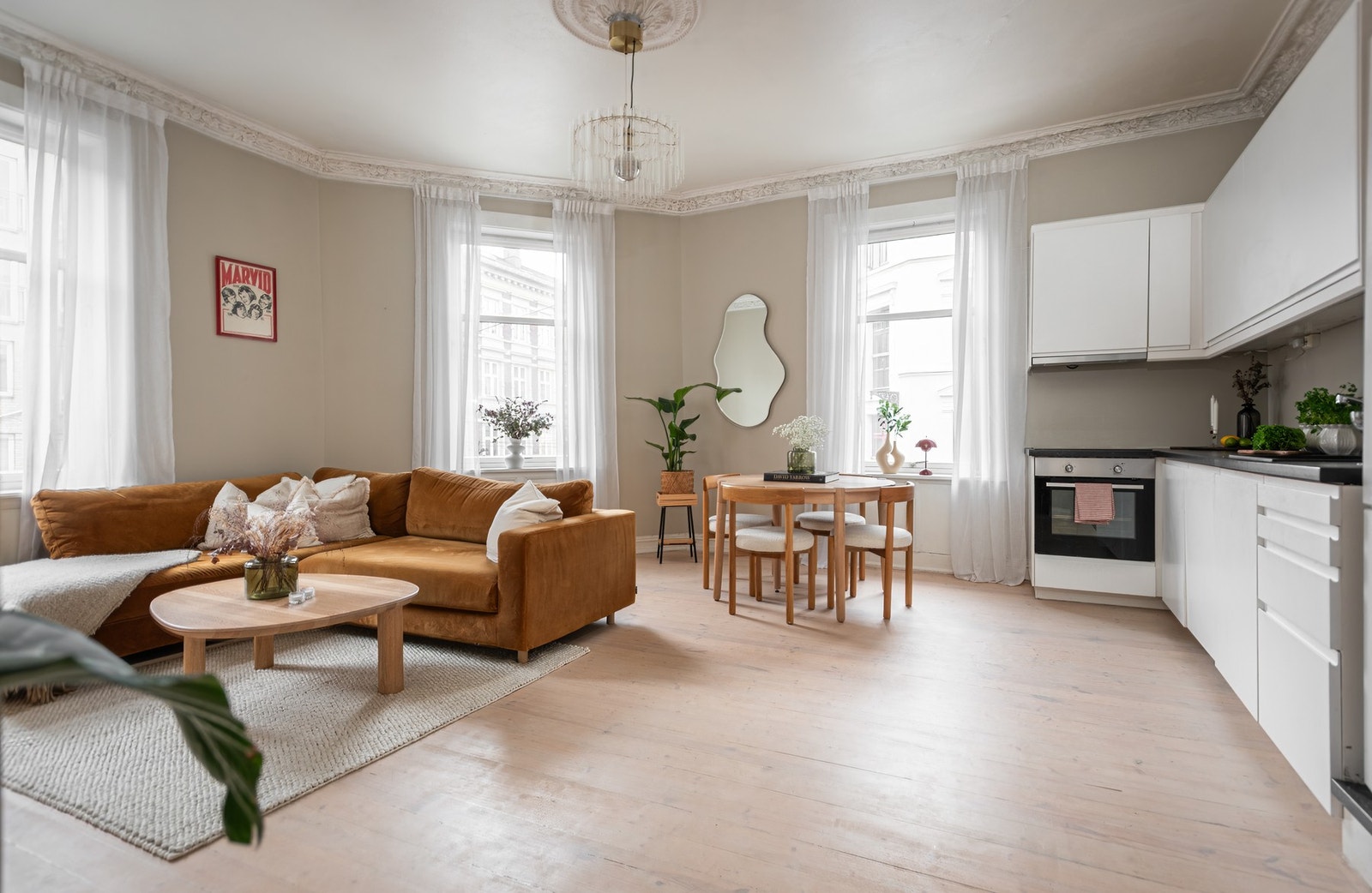 - Lekker hjørneleilighet med vinduer mot 3 retninger - Galleribilde