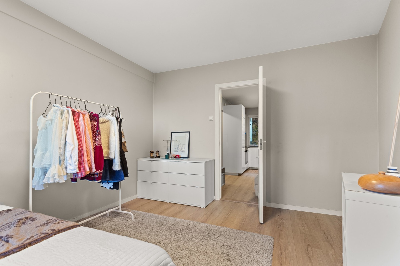 Hovedsoverom med adkomst fra stue. Galleribilde