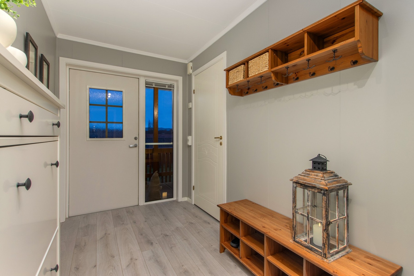 Inngangsparti. Galleribilde