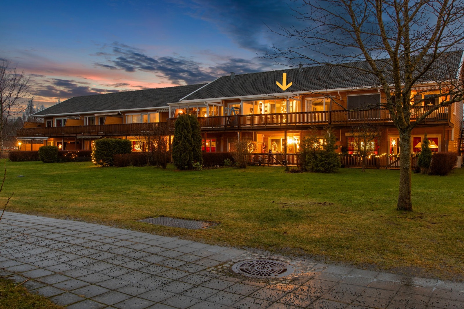 Leiligheten ligger mot et skjermet tun. Innglasset terrasse. Galleribilde