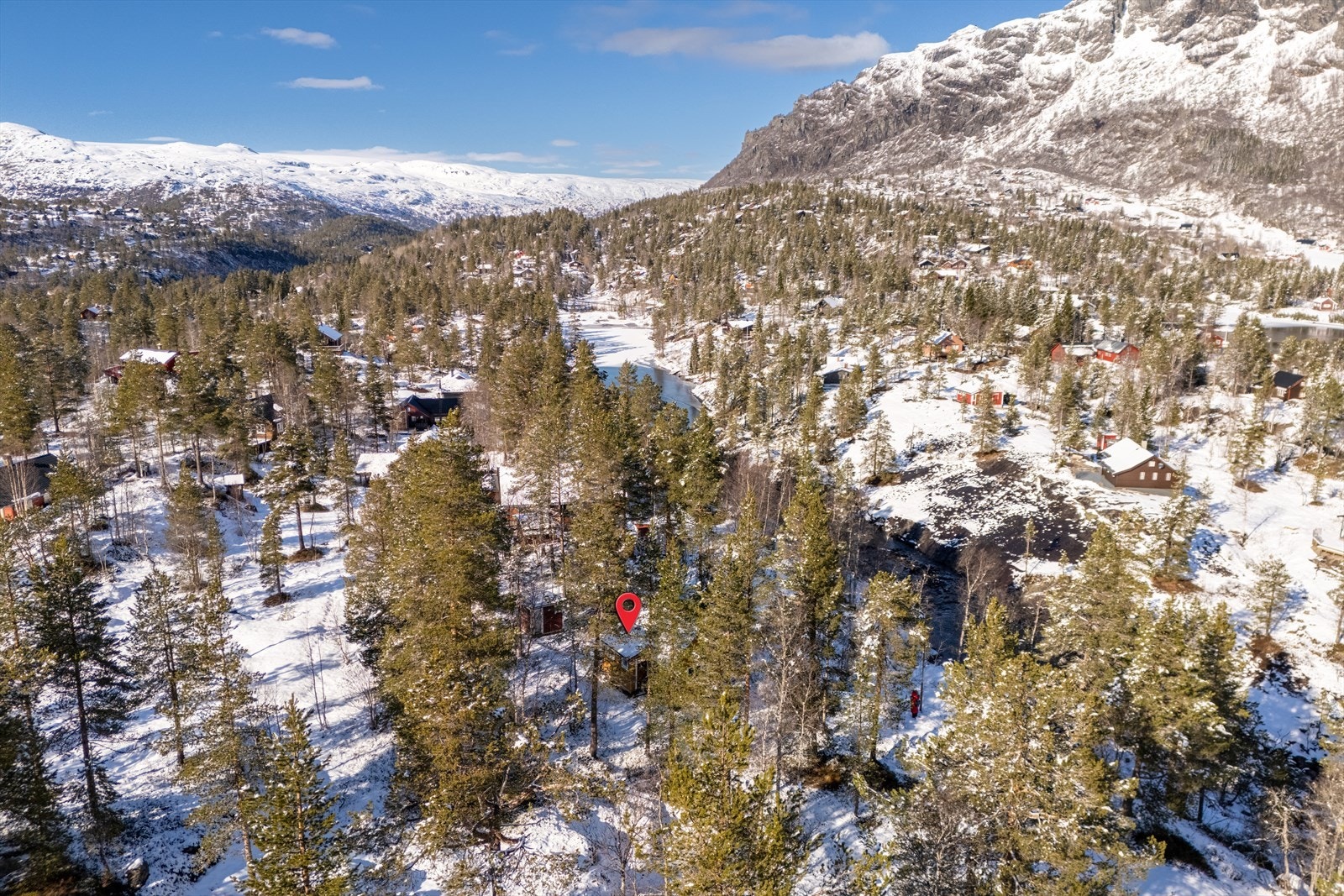ca. 400 meter gangsti fra parkering ved Scandur til hytten Galleribilde