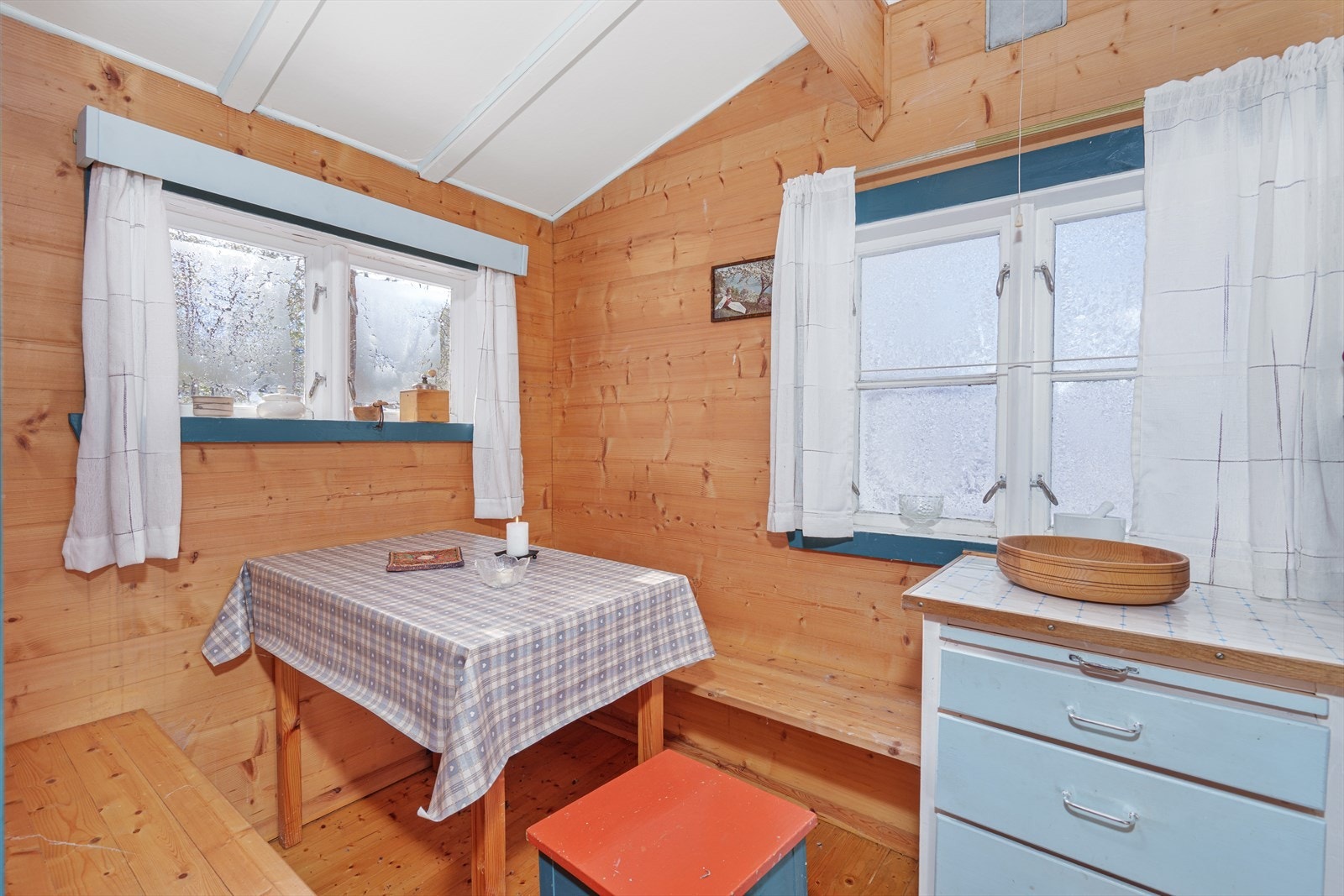 Koselig plassbygget spiseplass Galleribilde