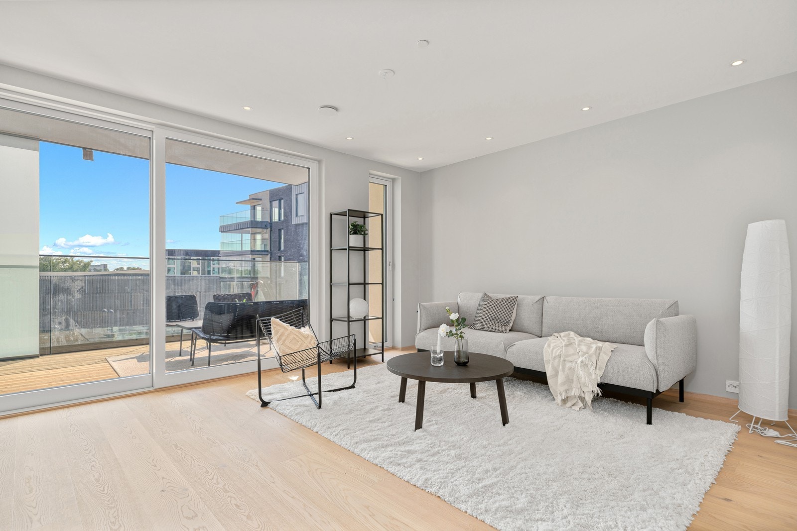 Fra stue har man adkomst til vestvendt balkong Galleribilde