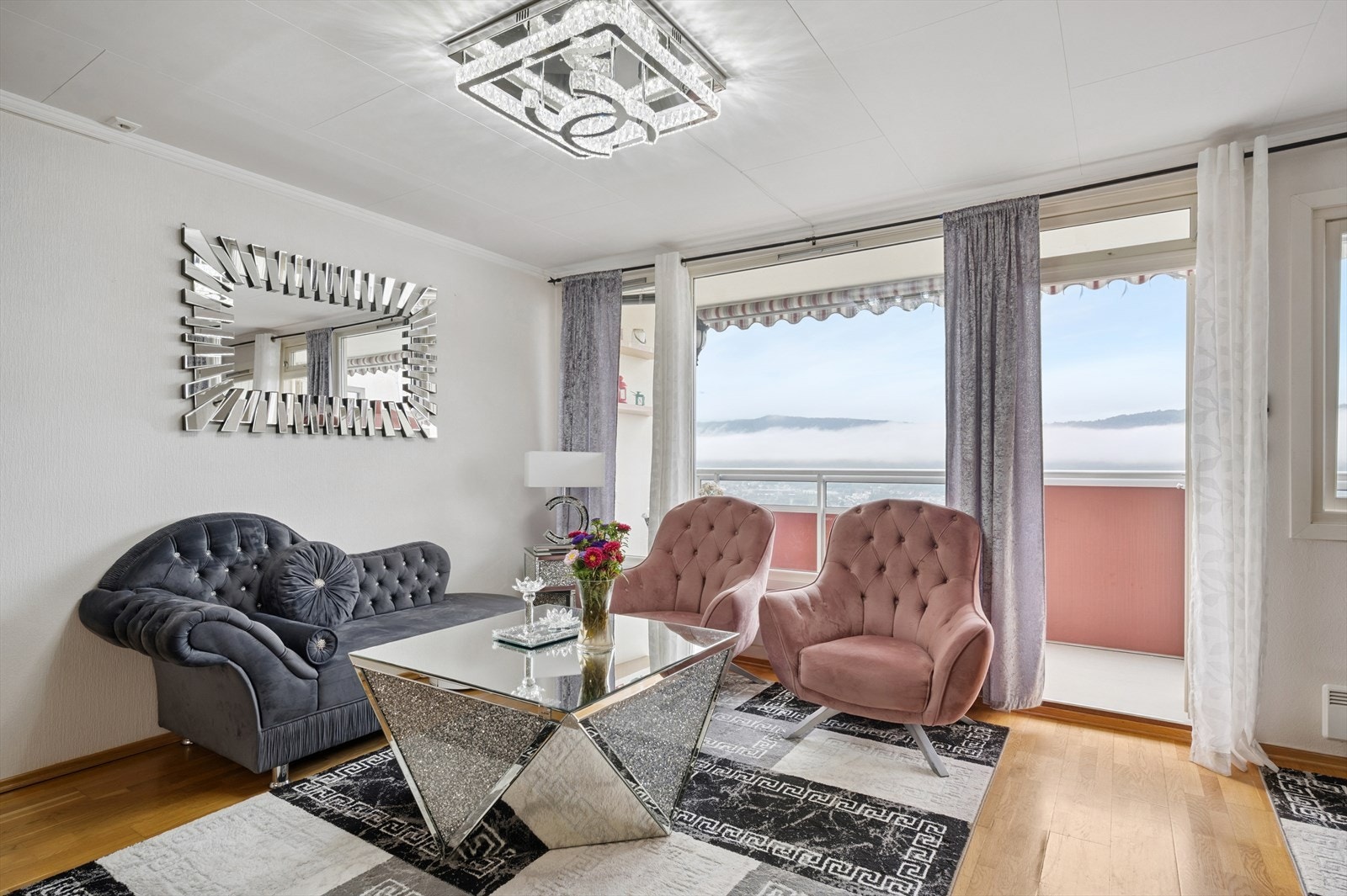 Utgang til balkong på ca. 9 kvm Galleribilde