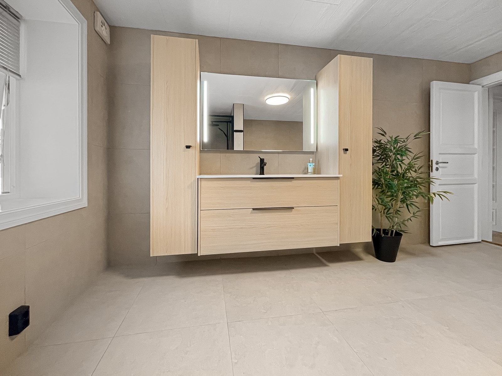 Bilder fra nybygd bad 2025 - Hovedboligen Galleribilde