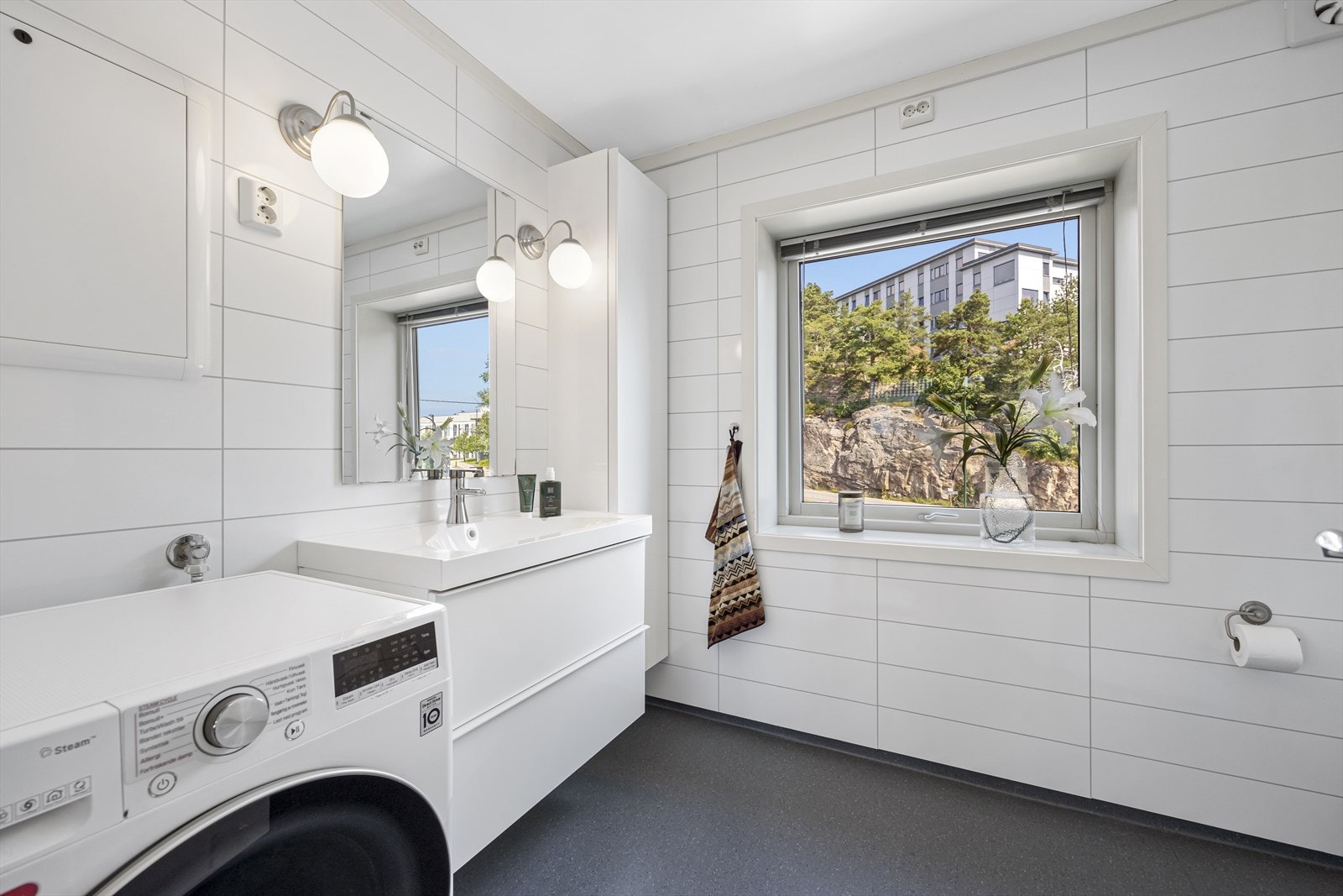 2.etg liten del over garasjen i tilbygg fra 2013 Galleribilde