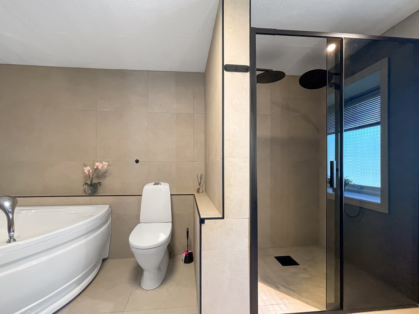 Bilder fra nybygd bad 2025 - Hovedboligen Galleribilde