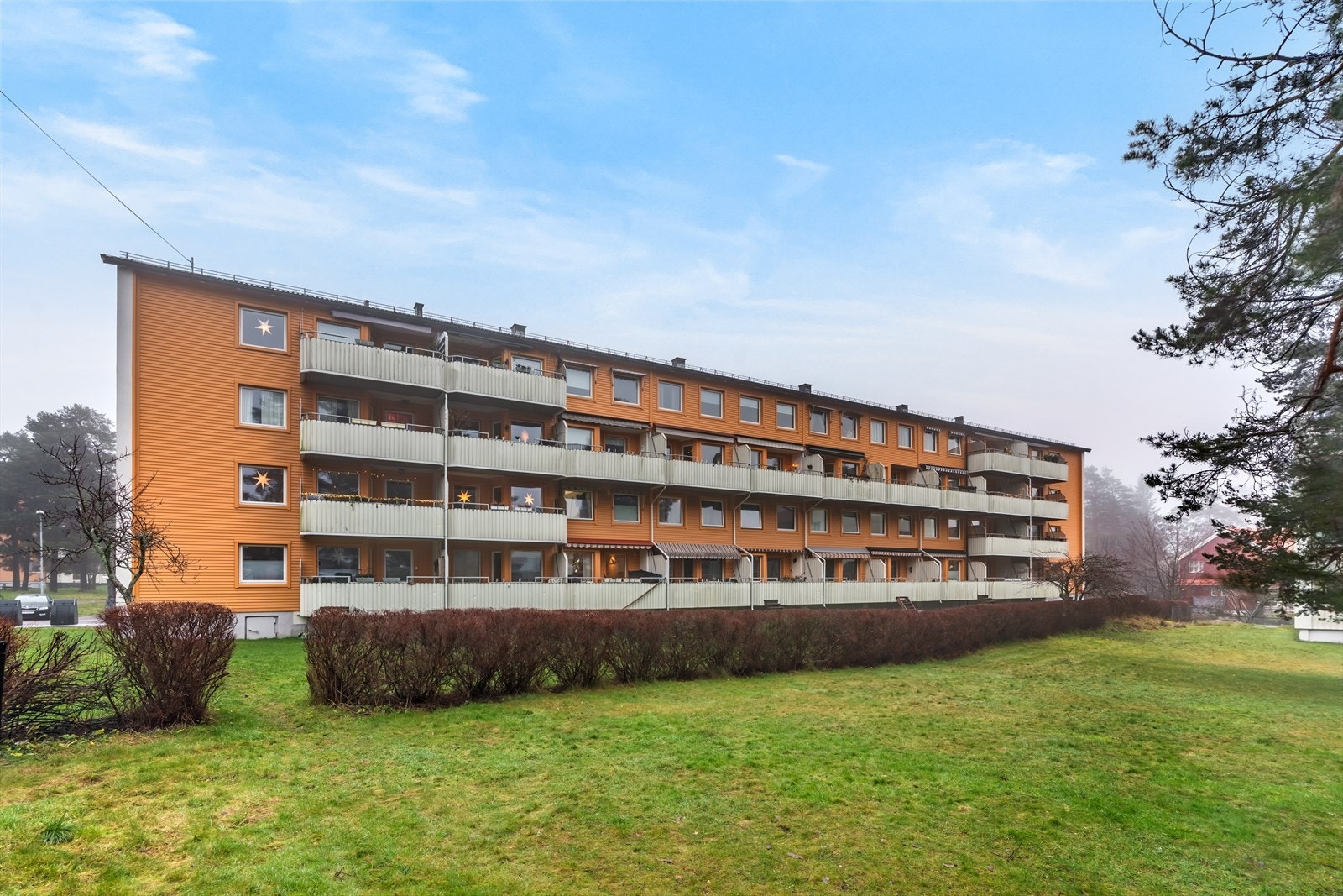 Andelen er en del av Fuglemyra Borettslag og kan by på grønne og barnevennlige fellesarealer med benker og lekeplasser. Galleribilde