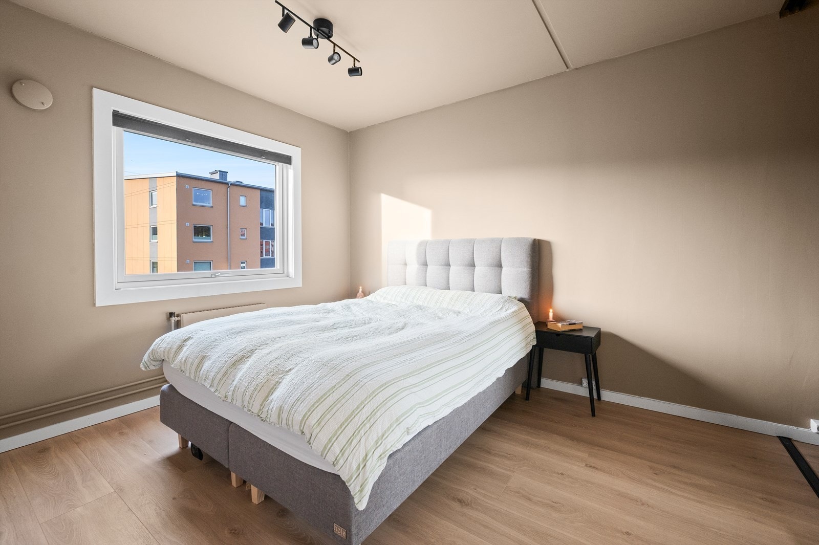 Leiligheten har to romslige soverom. Galleribilde