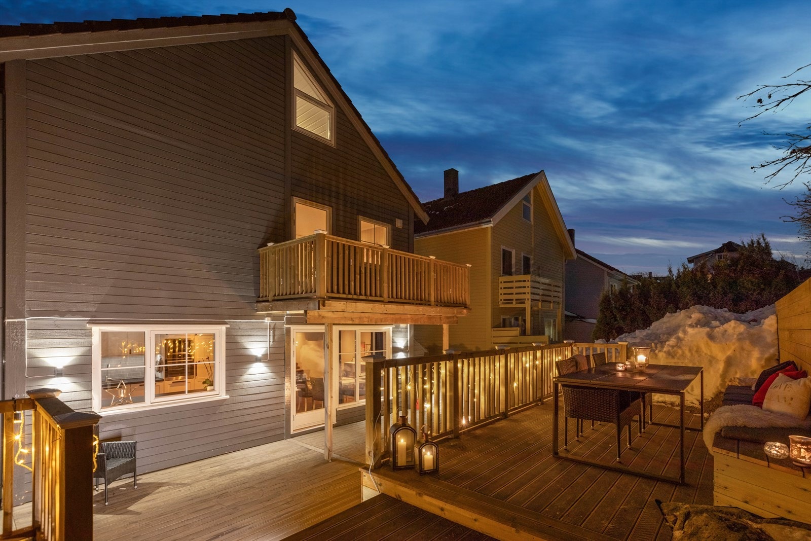 Store, solrike terrasser på tilsammen ca. 74 kvm. Galleribilde