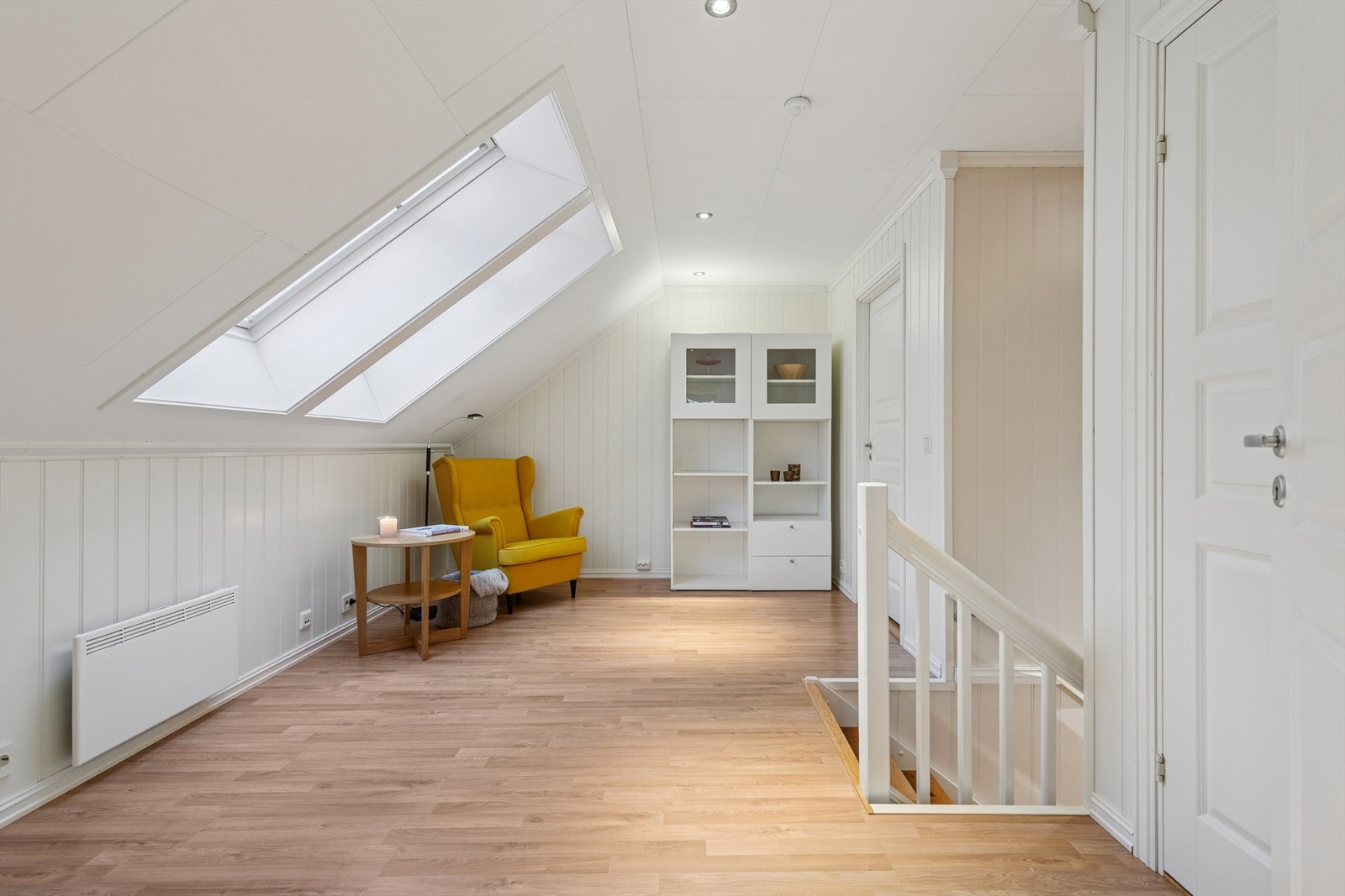 Loftstuen er et fleksibelt rom som kan benyttes som TV-stue eller lekerom. Galleribilde