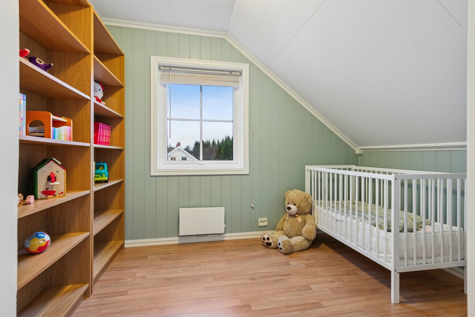 Boligens tredje soverom, også plassert i loftsetasjen. Galleribilde