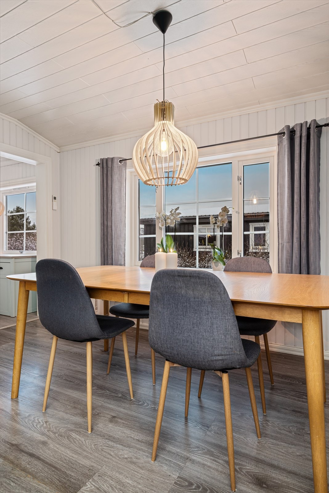 Spisestue. Galleribilde