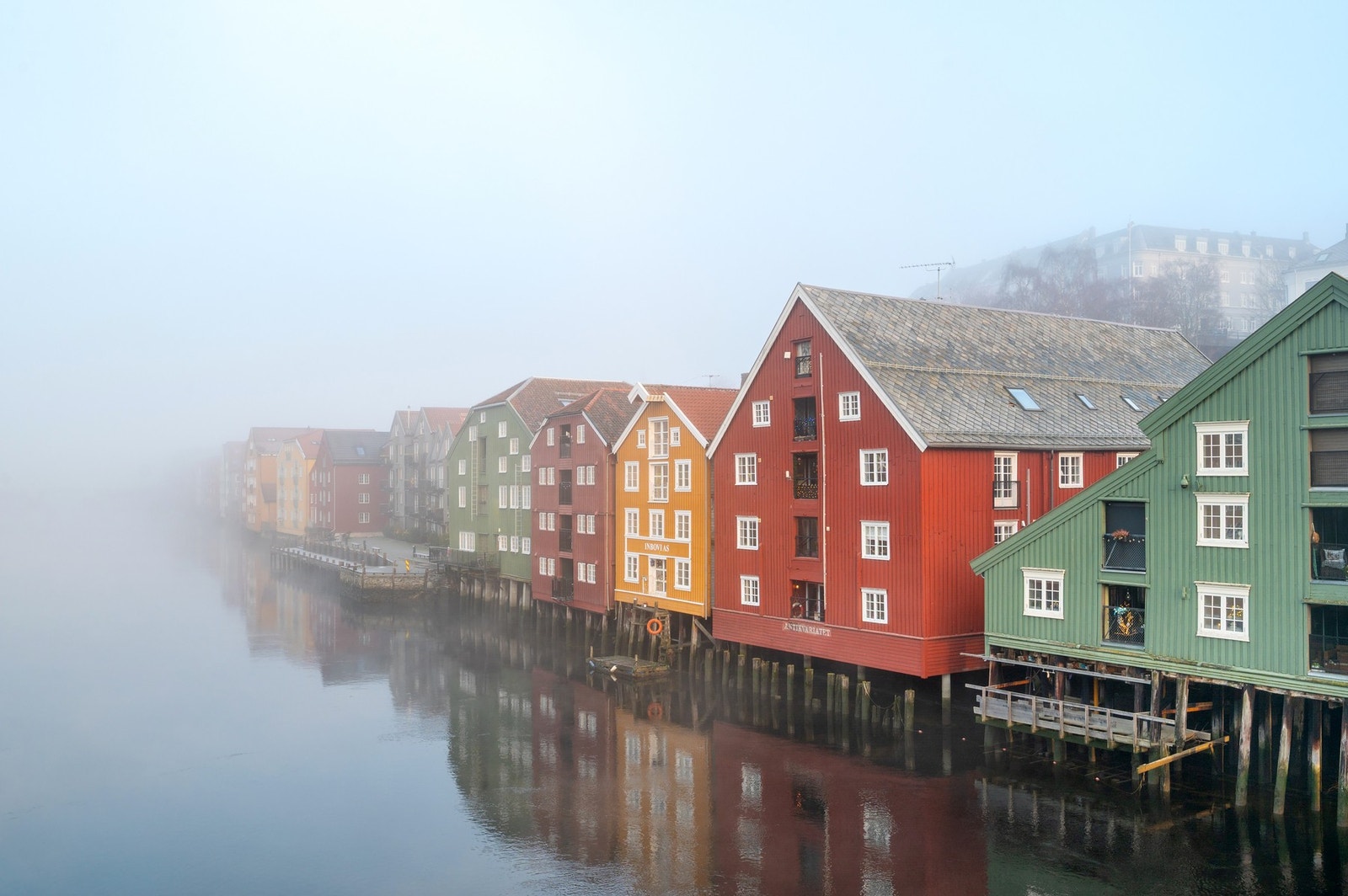 Leiligheten har en sentral beliggenhet med nærhet til Solsiden og NTNU. Galleribilde