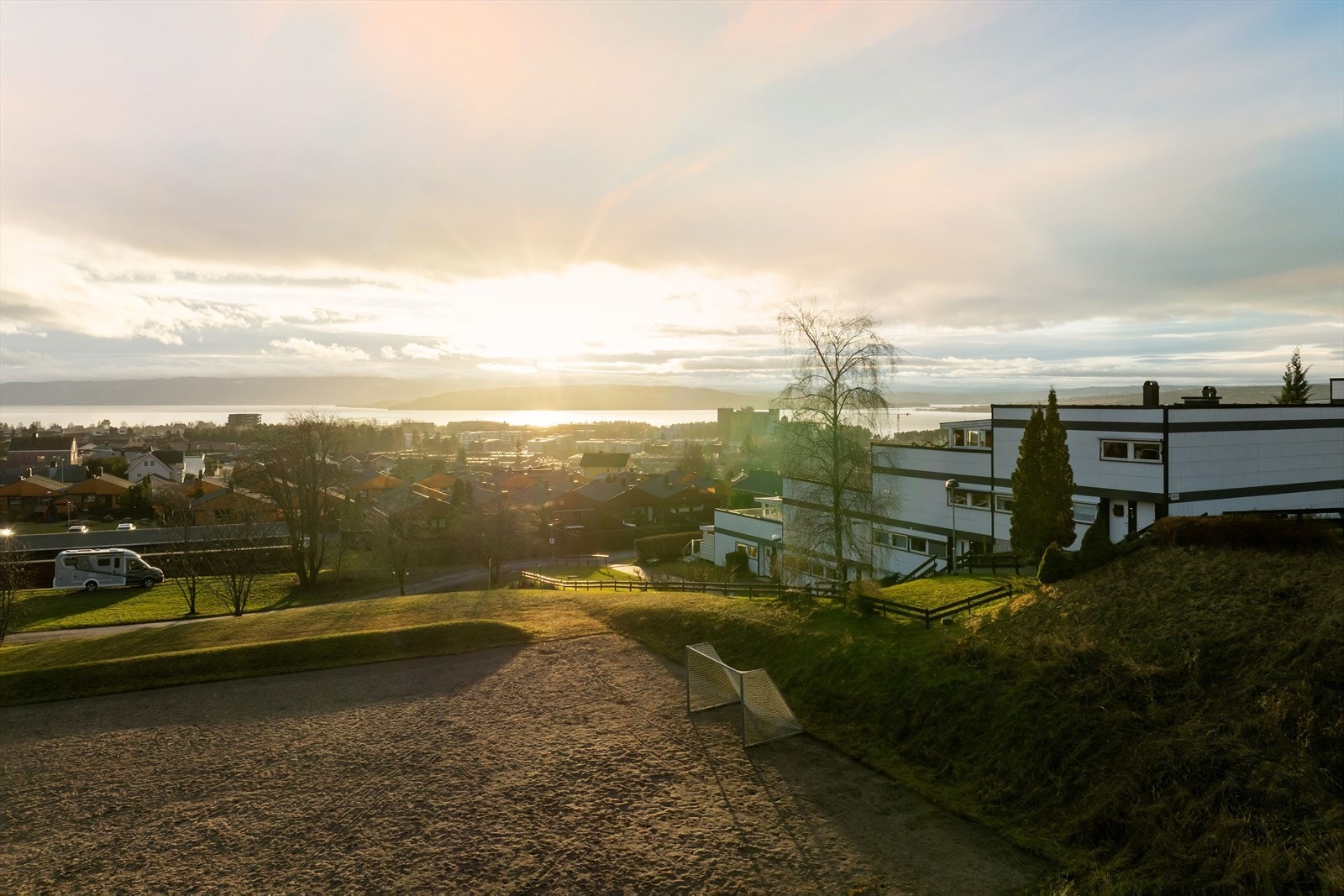 Friområde ved siden av borettslagets eiendom. Dette området er planlagt utbygget med ny dagligvarebutikk. Galleribilde