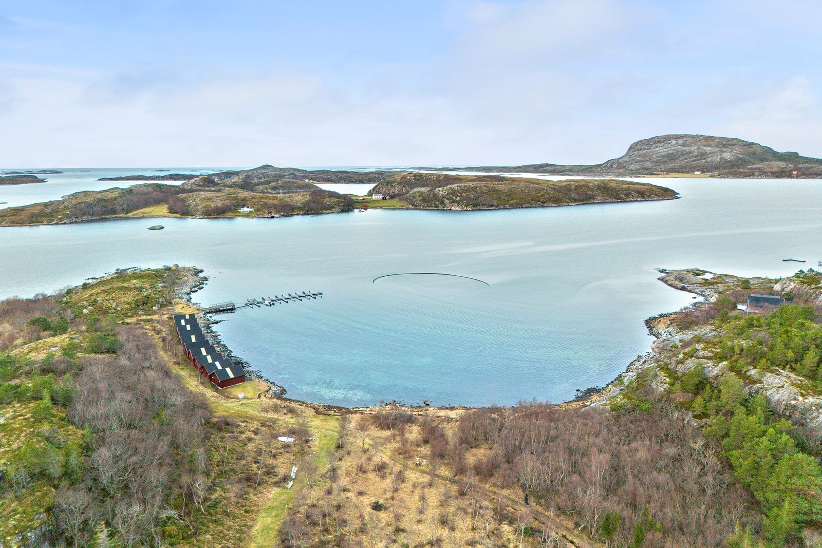 Det medfølger naustrett med eiendommen, som ev. må bygges med ytterligere én hytteeier. Galleribilde