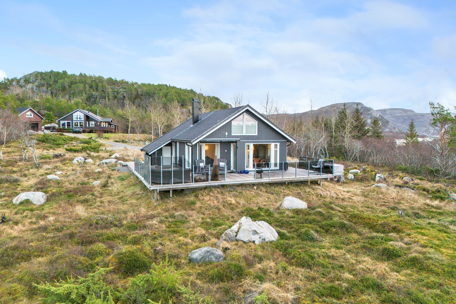 Velkommen til Kongensfjellvegen 12, presentert av EiendomsMegler 1 v/ Magnus Aasland! Galleribilde