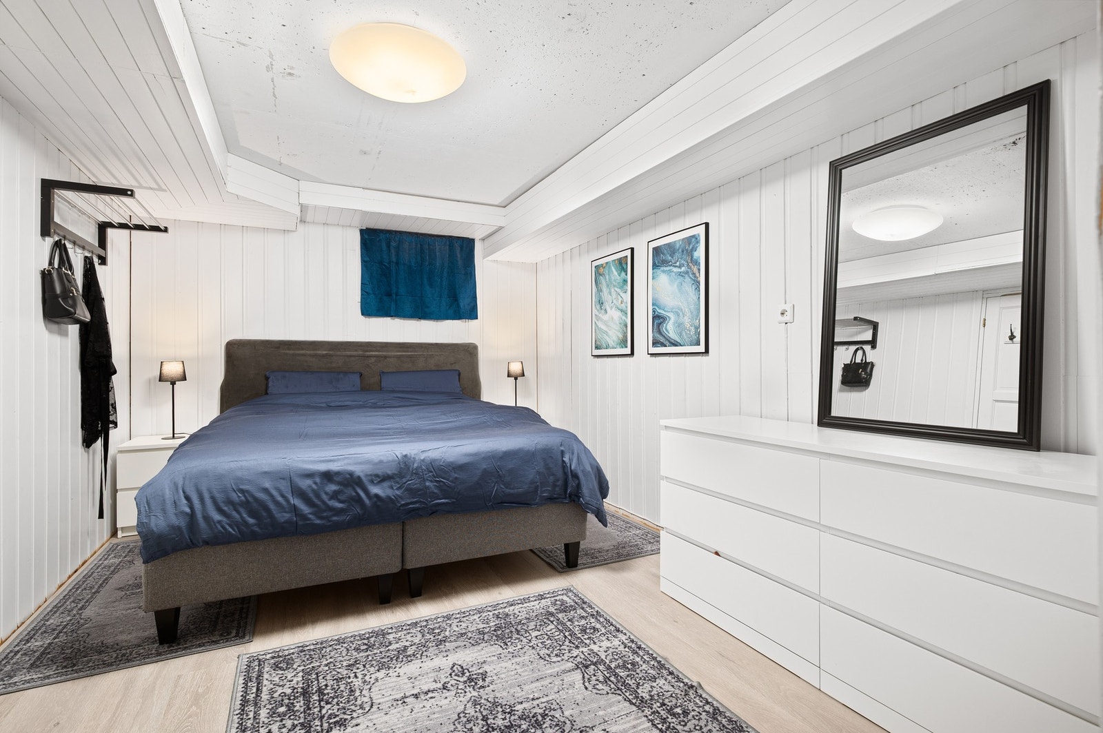 Rommet i kjelleren er i dag benyttet som soverom. Galleribilde