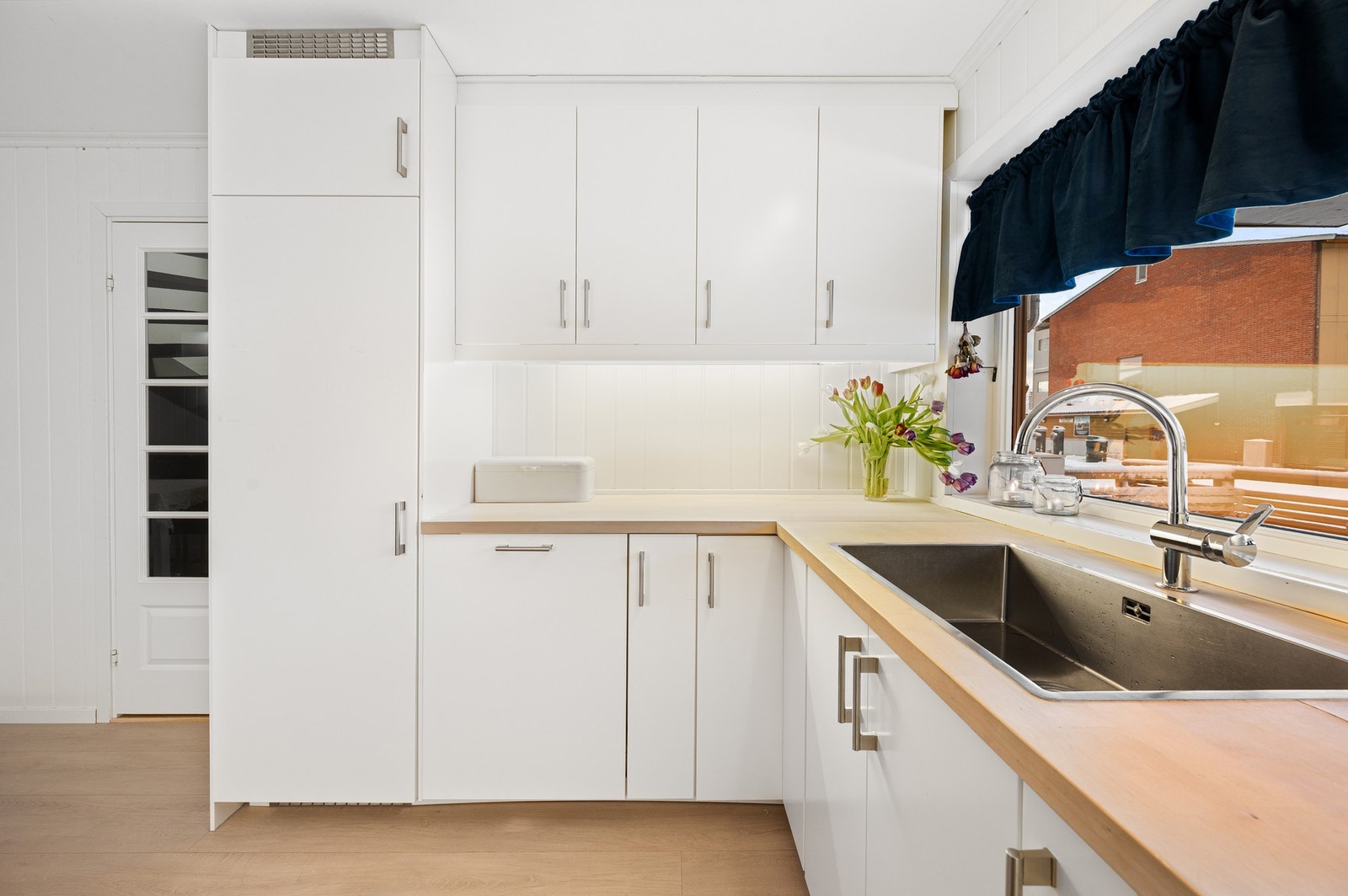 Det er waterguard på kjøkkenet. Kjøkkenet har fått tildelt tg1 av takstmann. Galleribilde