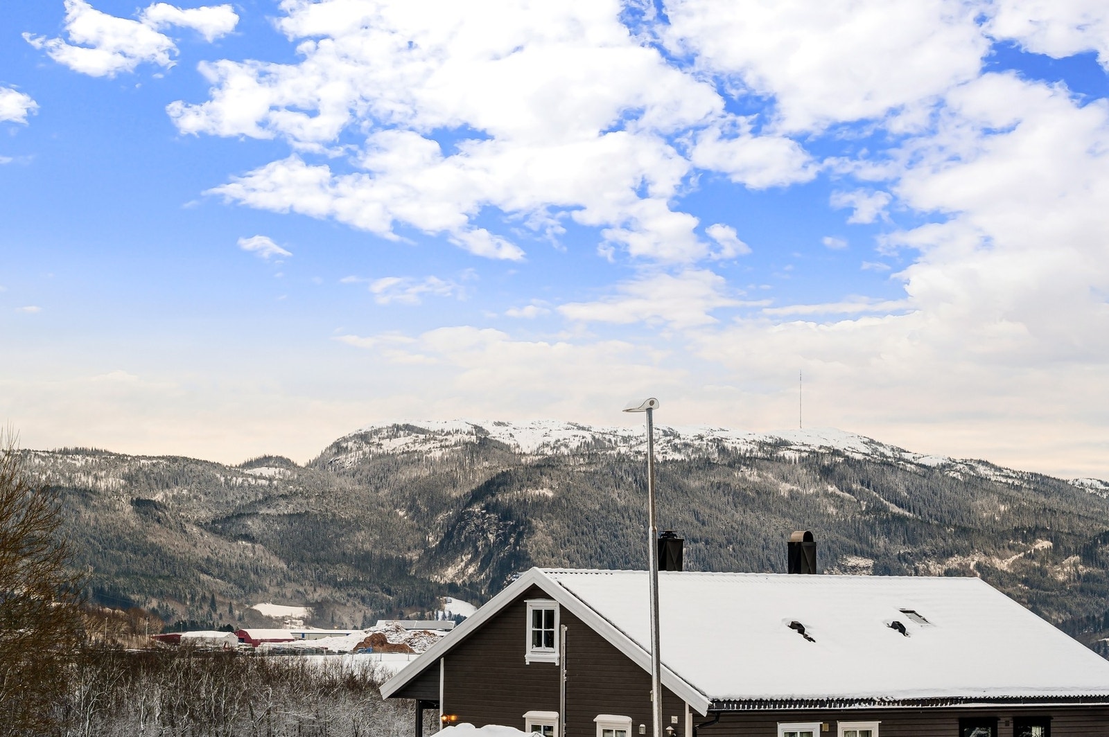 Utsikt mot Vassfjellet. Galleribilde