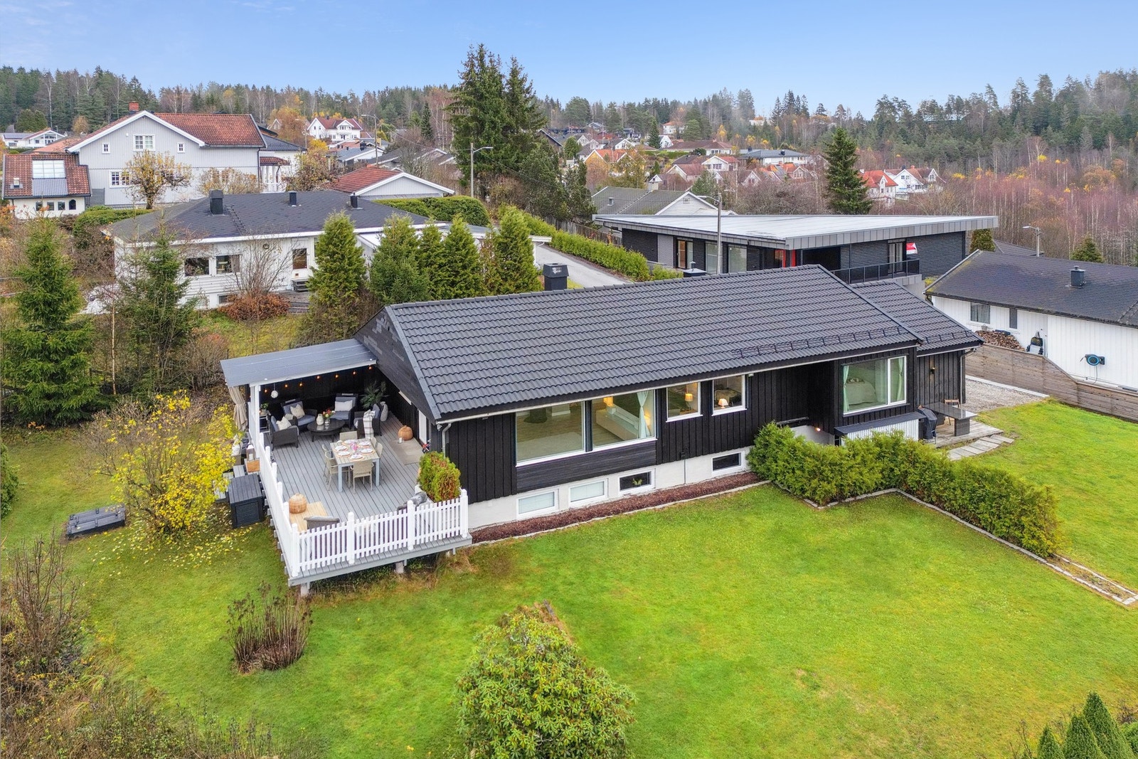 Velkommen til Damvegen 39, presentert av Sebastian Prestby! Foto av Bjørn Sørheim (EFKT). Galleribilde