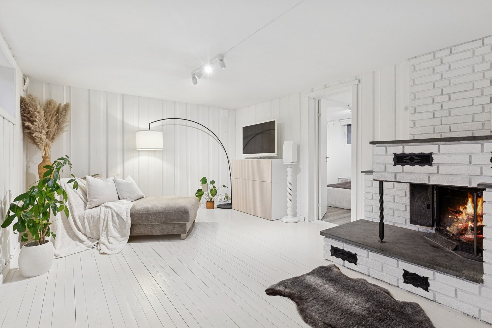 Hyggelig oppholdsrom som gir en god følelse av privatliv og trivsel. Galleribilde