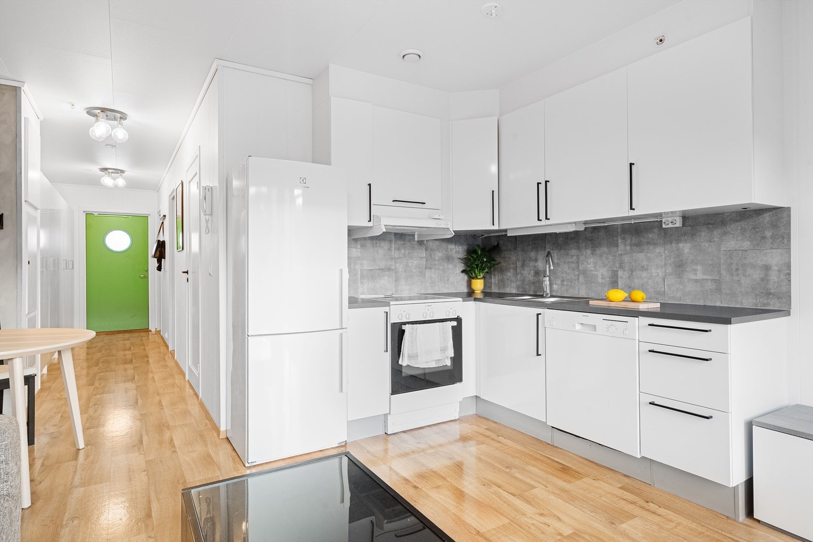 Opplegg for alle hvitevarer som følger handelen. Galleribilde