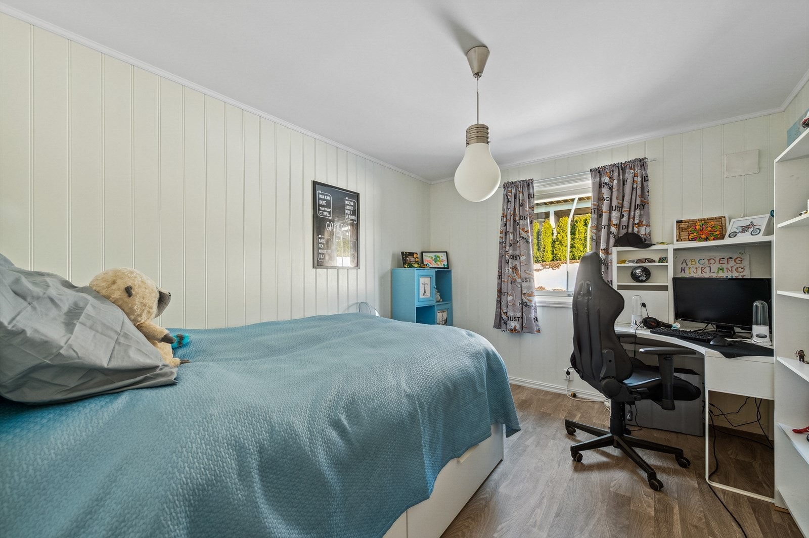 Rommene er av god størrelse med mange bruksmuligheter. Her kan en ha både soverom, kontor og lekerom for barna, alt etter egne behov og ønsker. Galleribilde