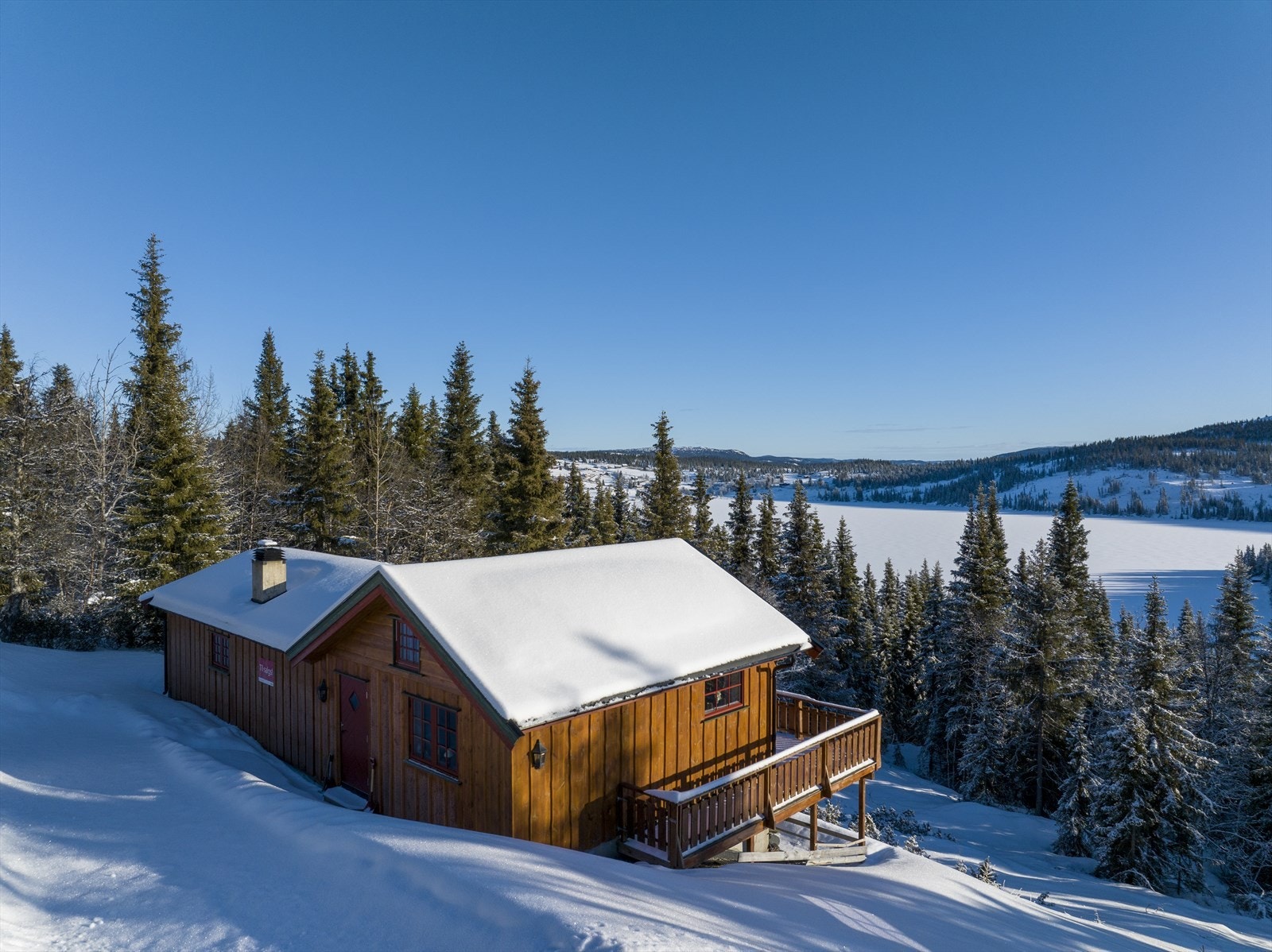 Velkommen til Skjærvike 20 - er et stille og rolig område hvor en kan nyte vakker natur året rundt! Foto Tor Solberg. Galleribilde