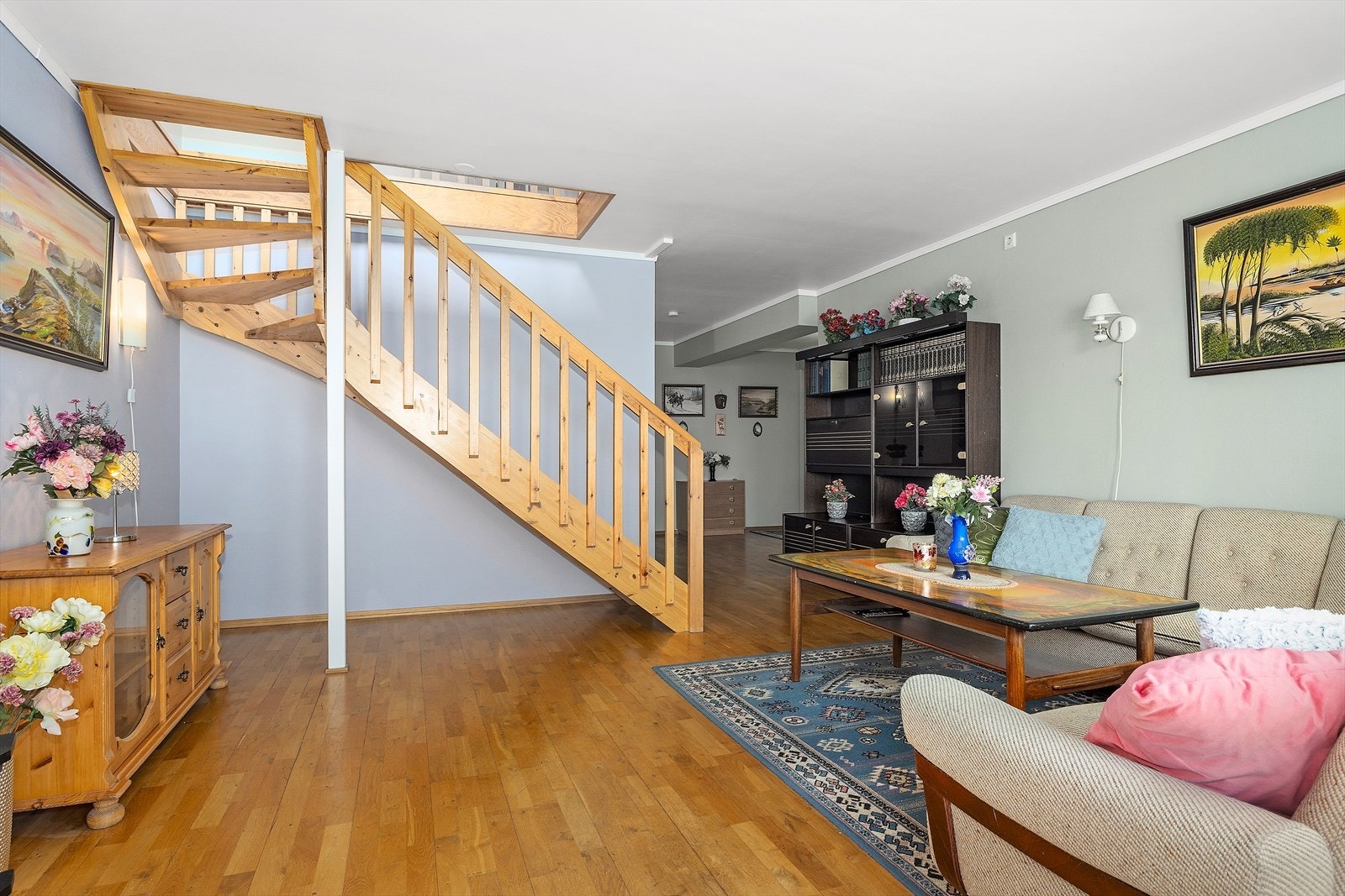 Leiligheten har totalt areal på 90 m2. Galleribilde