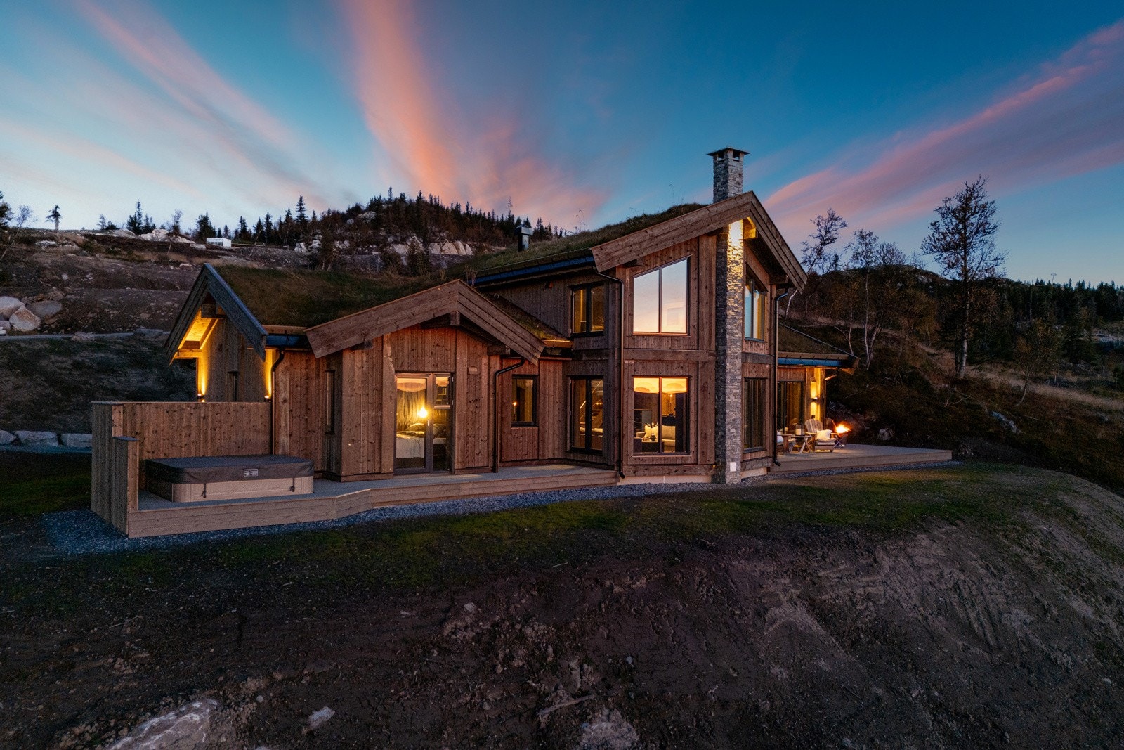 Privatmegleren v/ Agathe Nässelqvist & Ellen Pike har gleden av å presentere denne kvalitetshytta på Seterfeltet, øverst i Nesfjellet! Galleribilde