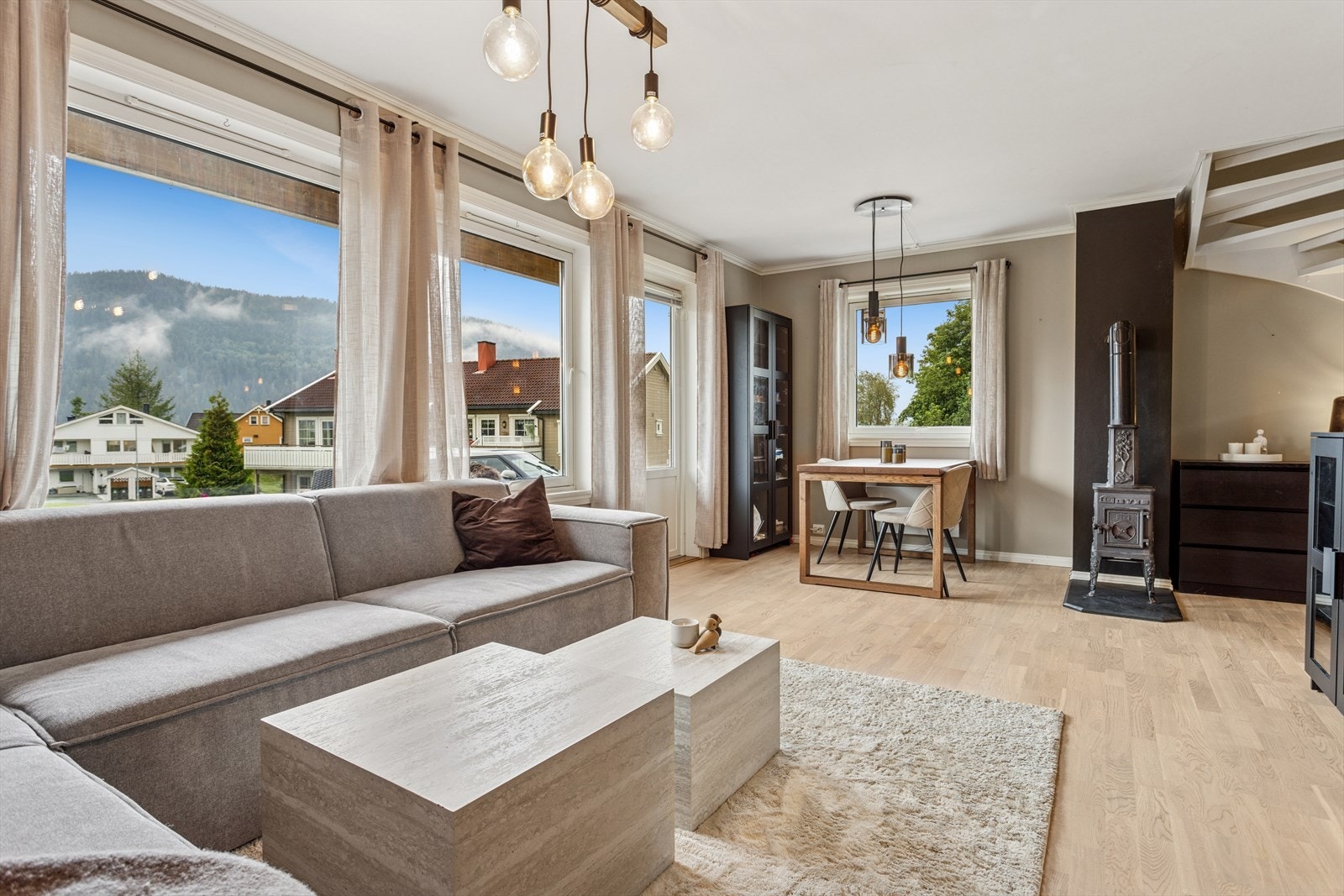 Stue og kjøkkenløsning på totalt 28,9 m². Galleribilde