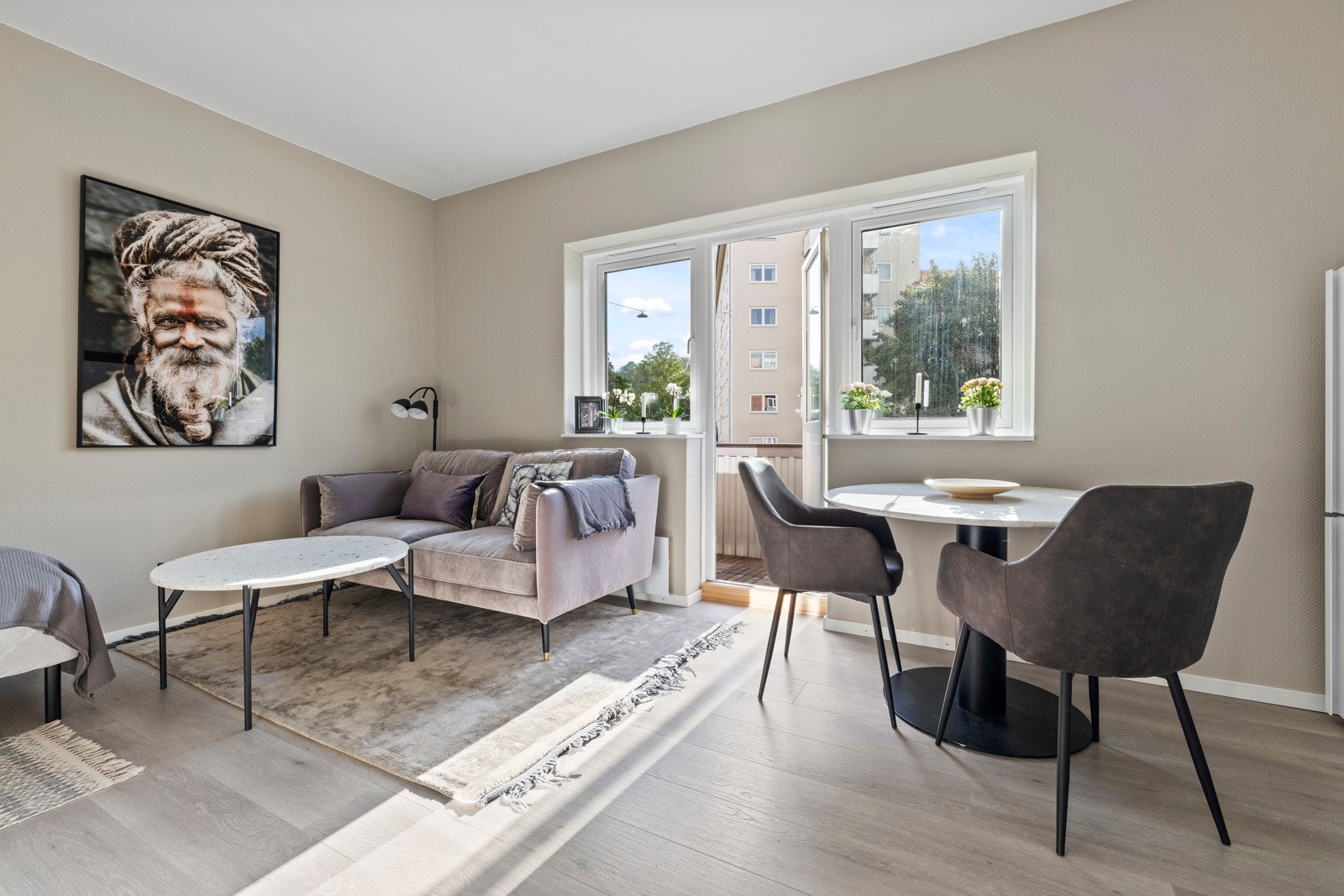 En lys og arealeffektiv 1-roms andelsleilighet med sentral og attraktiv beliggenhet på Sofienberg. Galleribilde